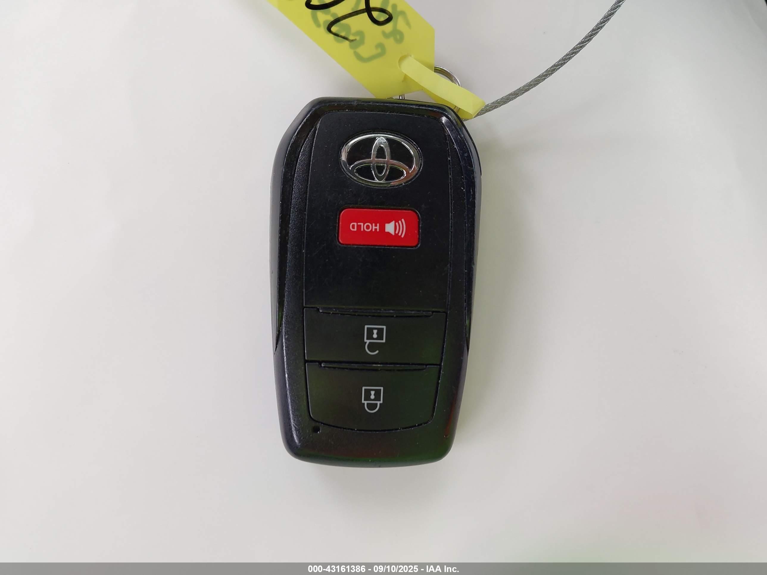 TOYOTA COROLLA image 11