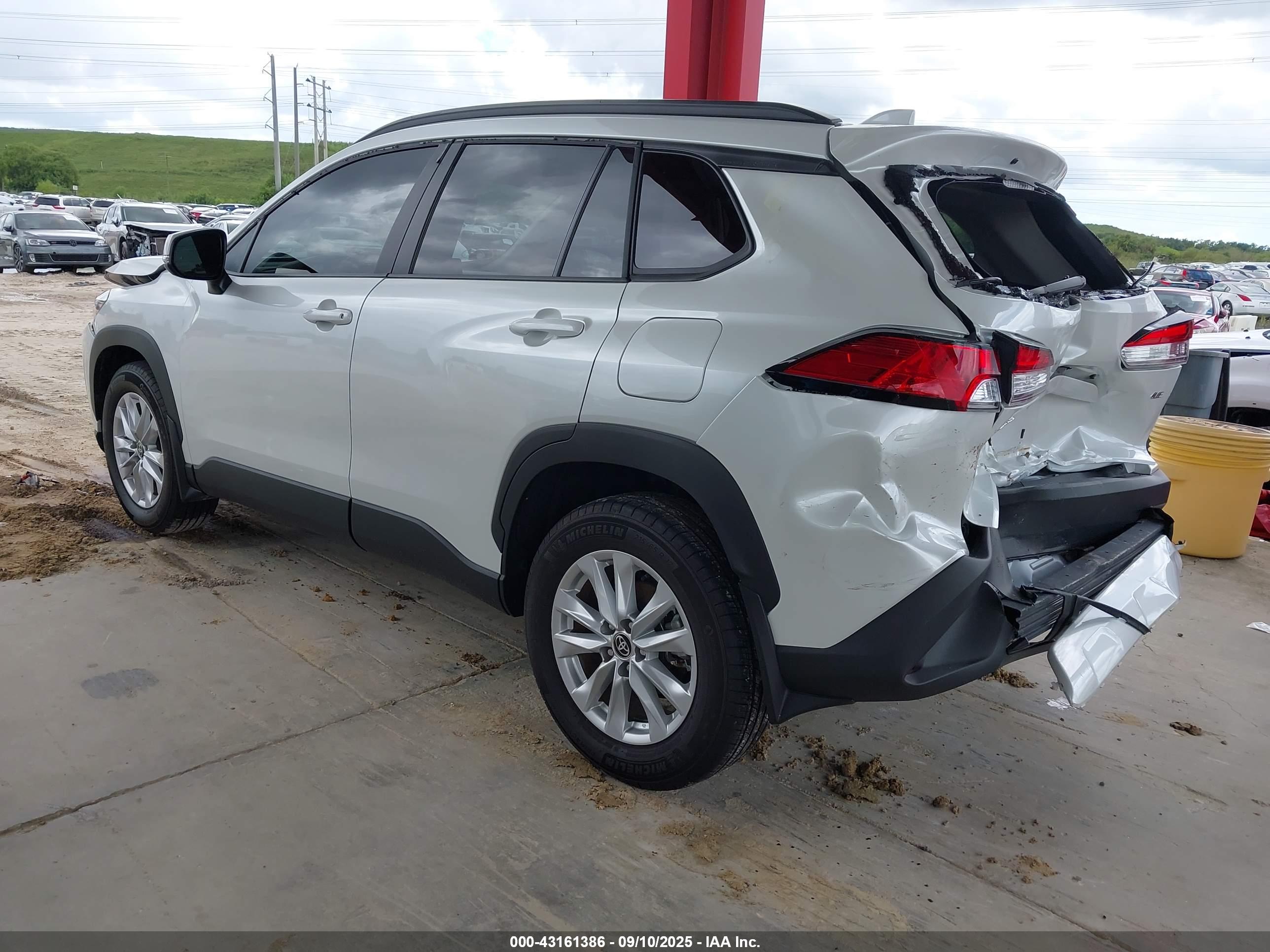 TOYOTA COROLLA image 3