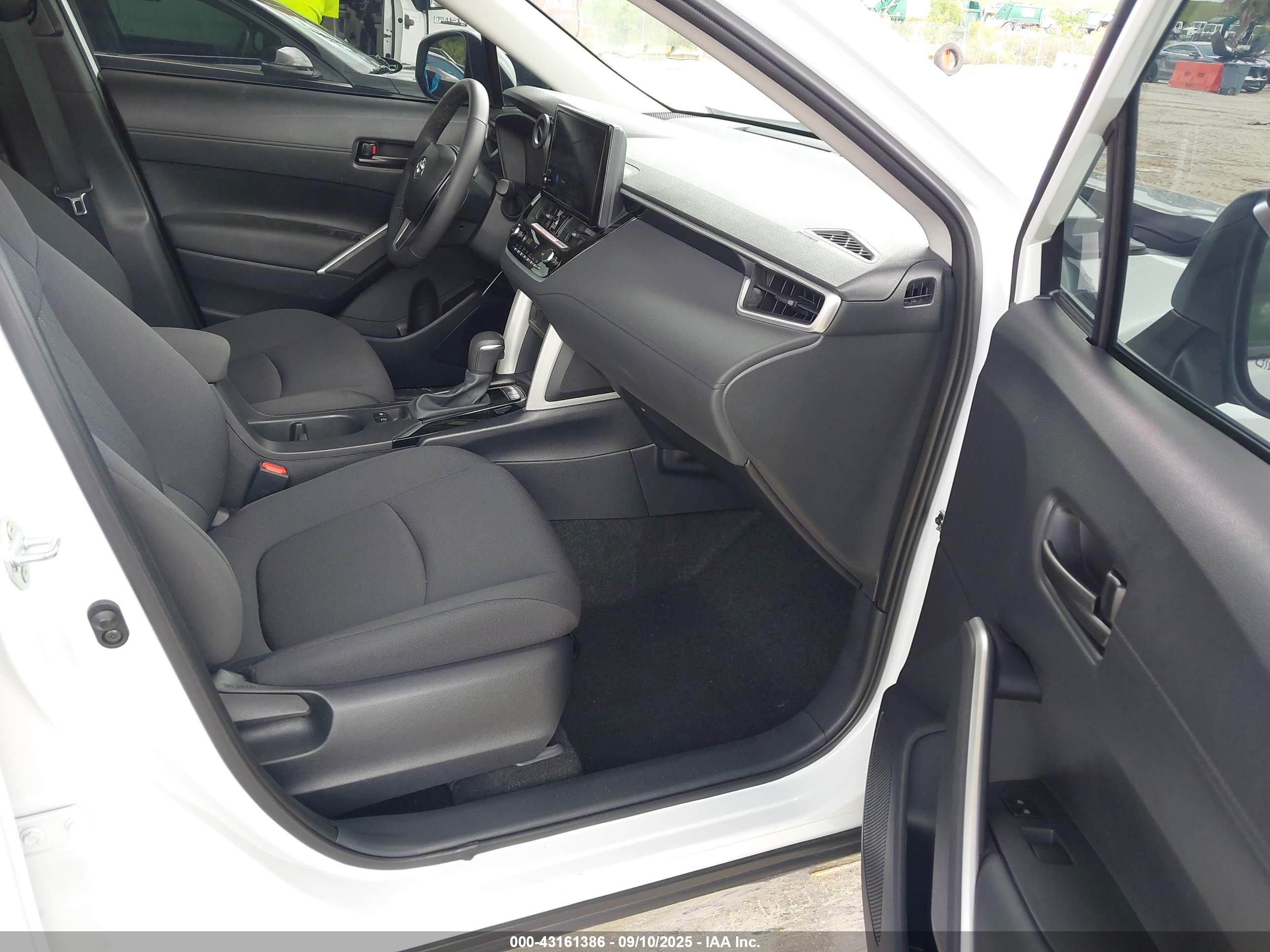 TOYOTA COROLLA image 5