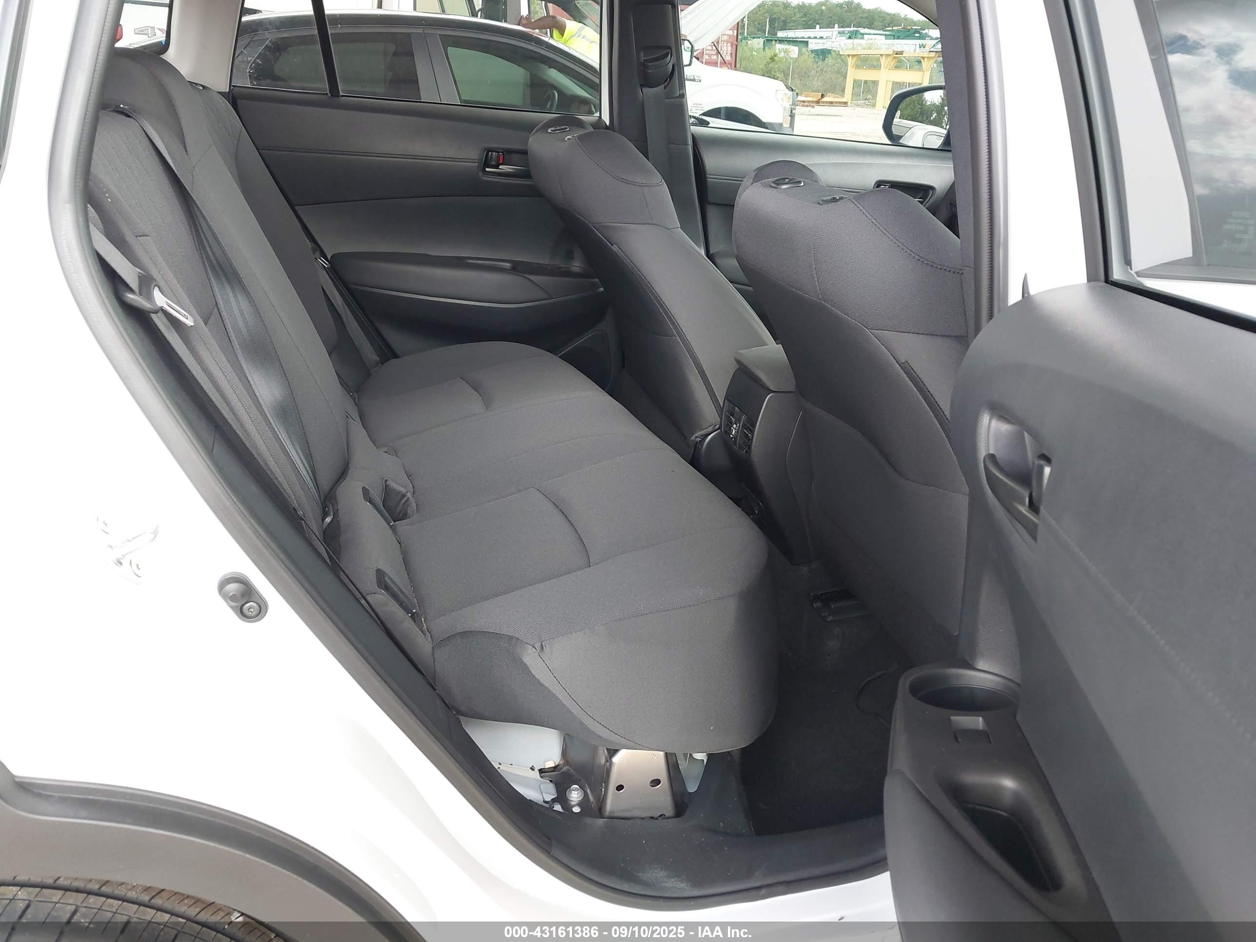TOYOTA COROLLA image 8