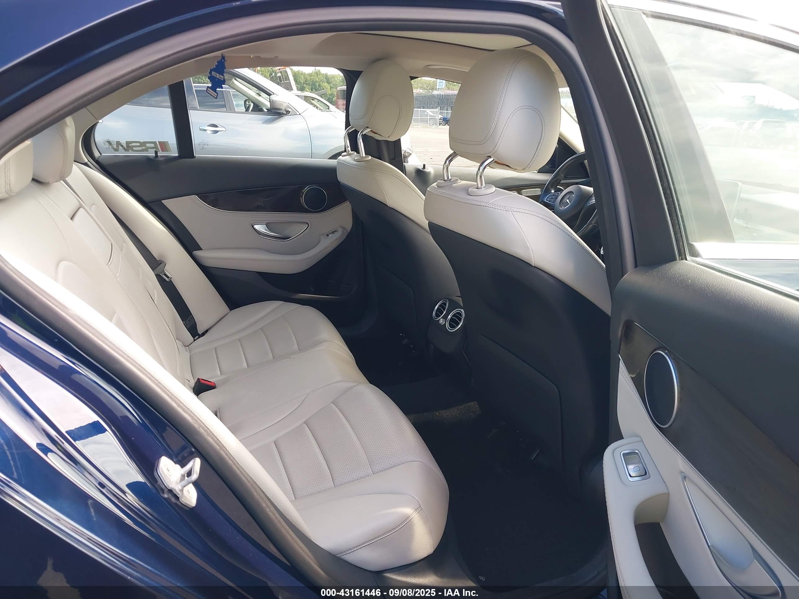 MERCEDES-BENZ C image 8