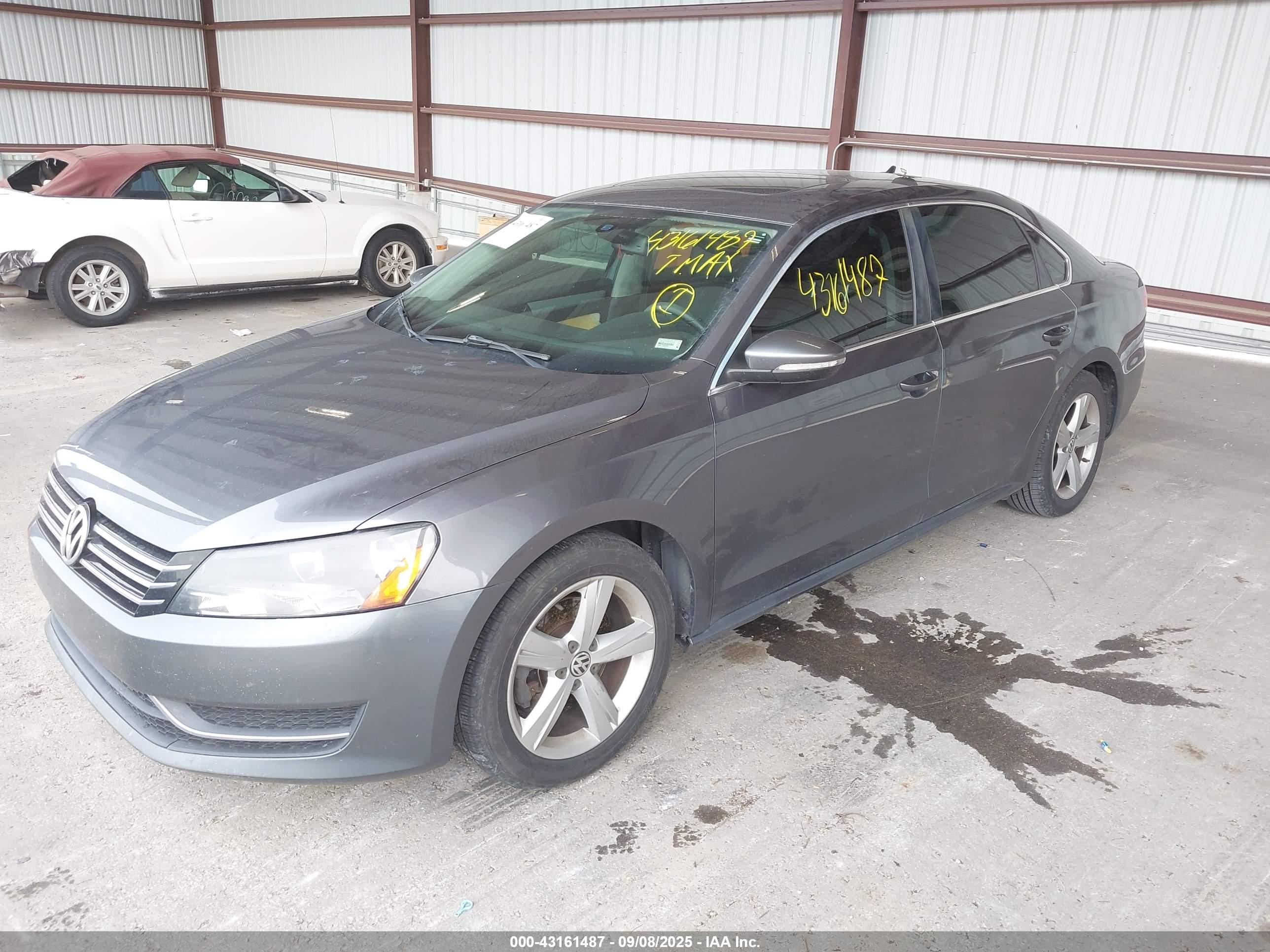 VOLKSWAGEN PASSAT image 2