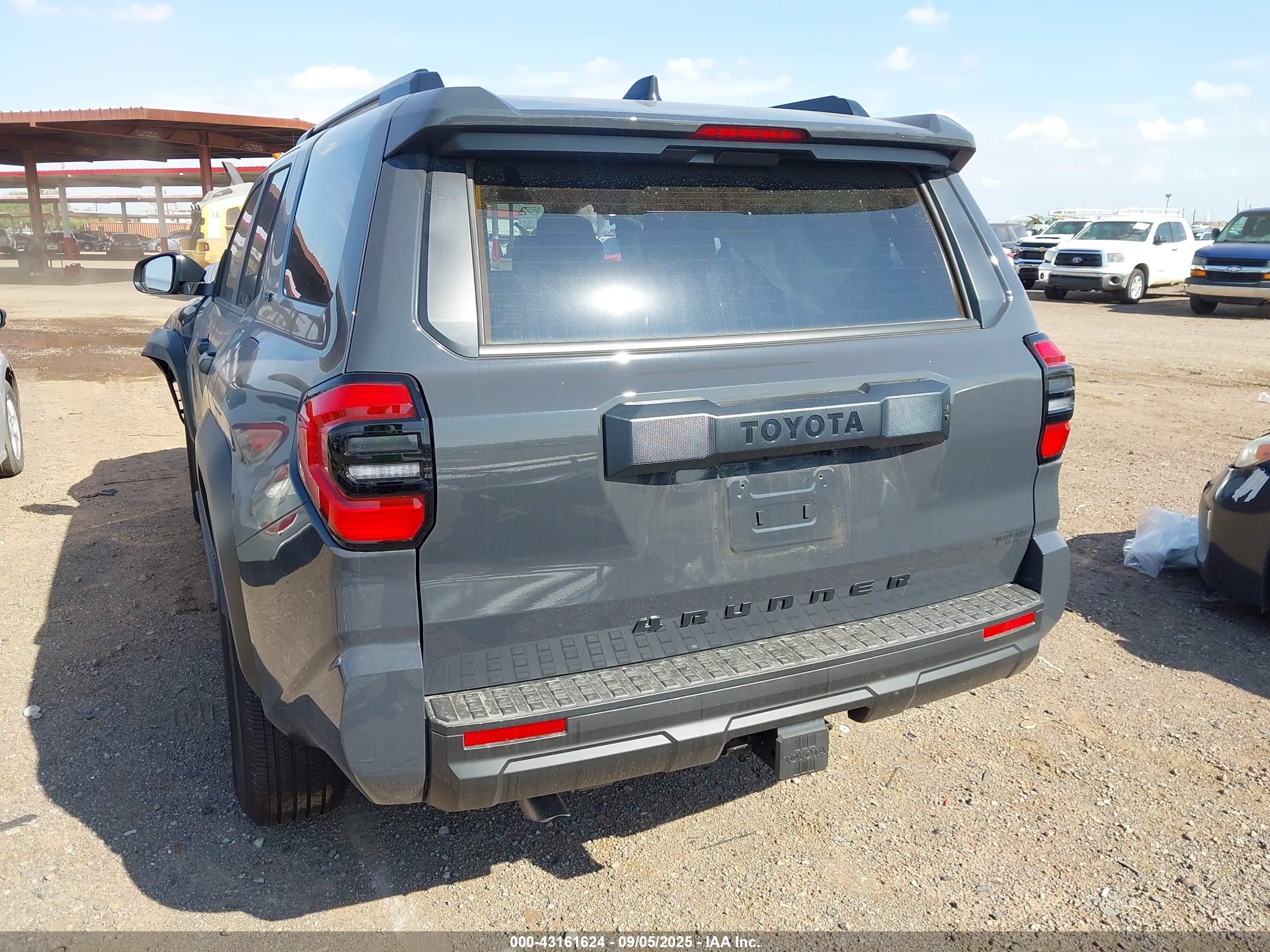 TOYOTA 4RUNNER image 3