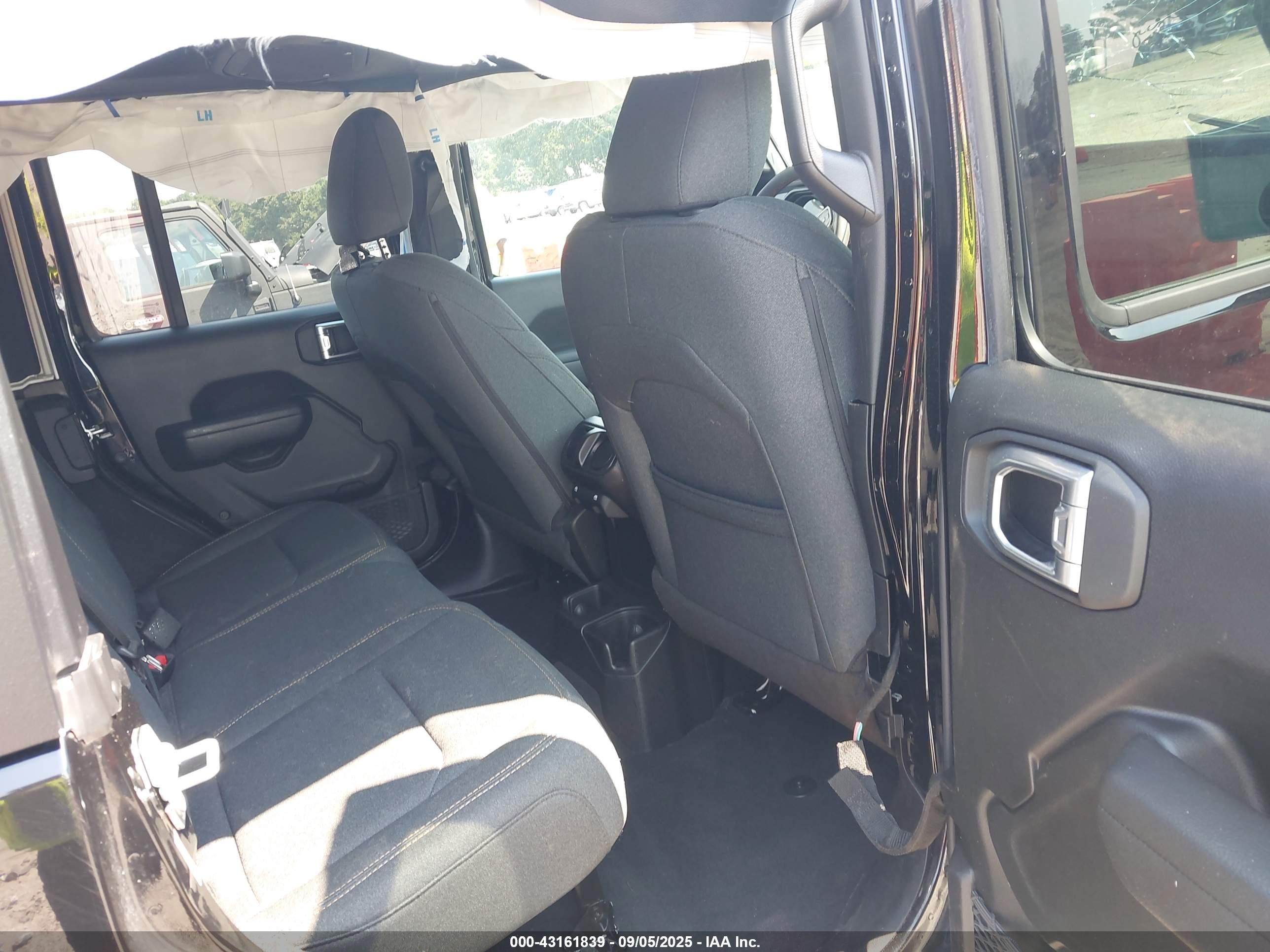 JEEP WRANGLER image 8