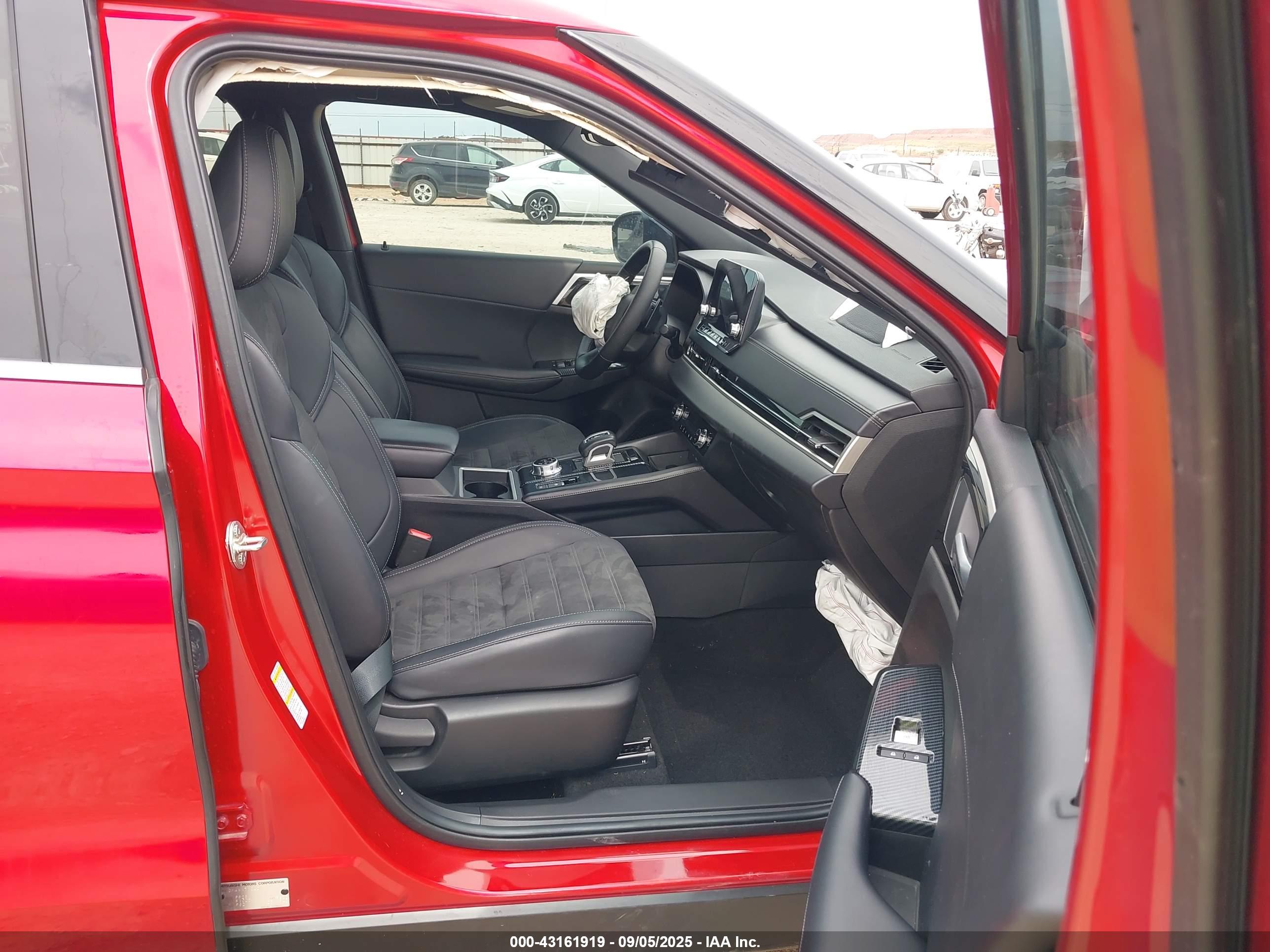 MITSUBISHI OUTLANDER image 5