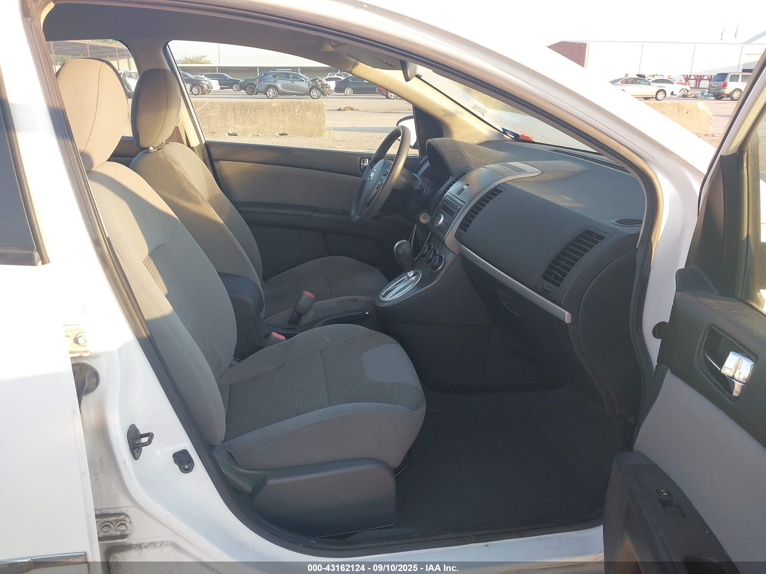 NISSAN SENTRA image 5