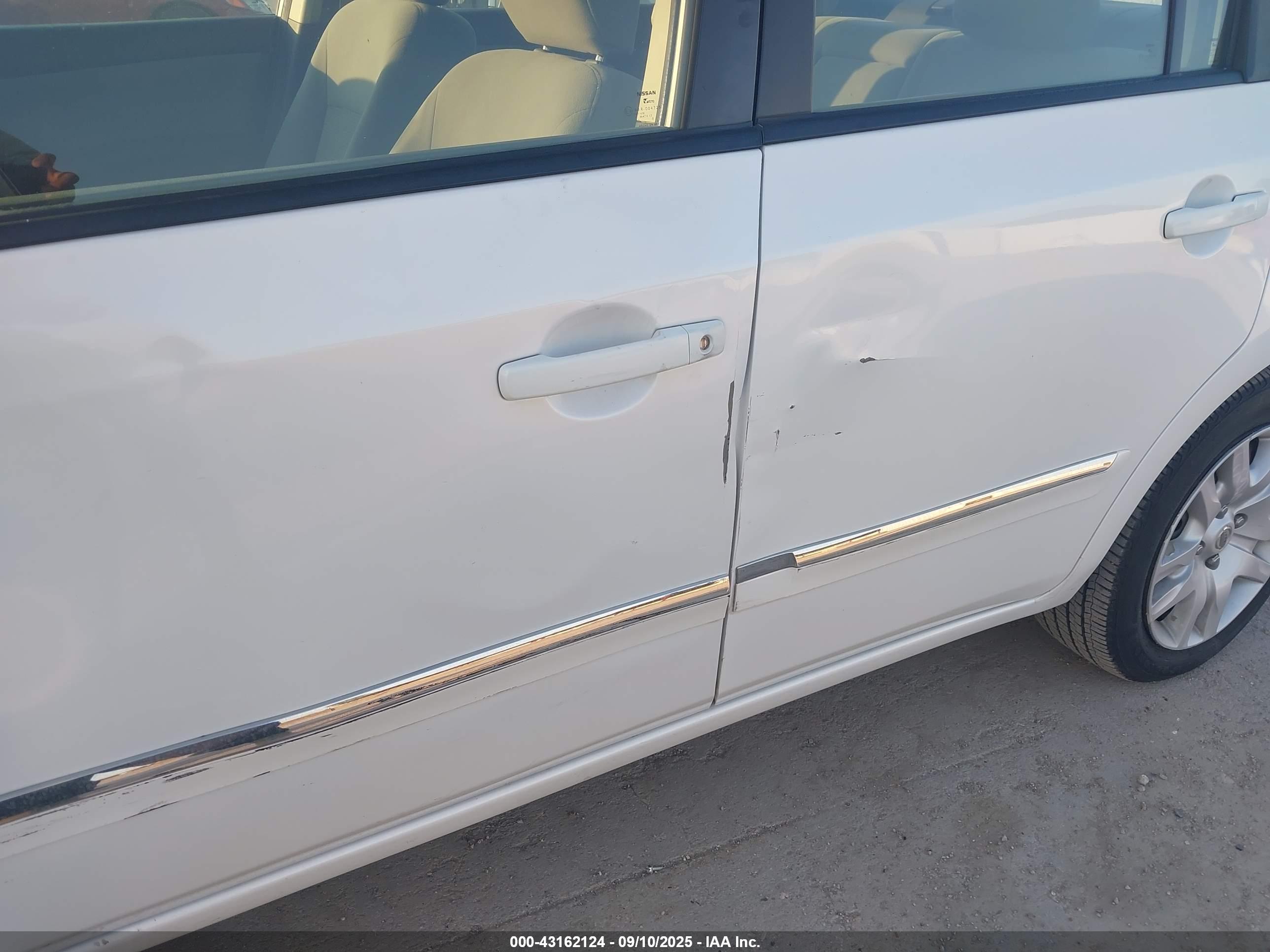 NISSAN SENTRA image 6