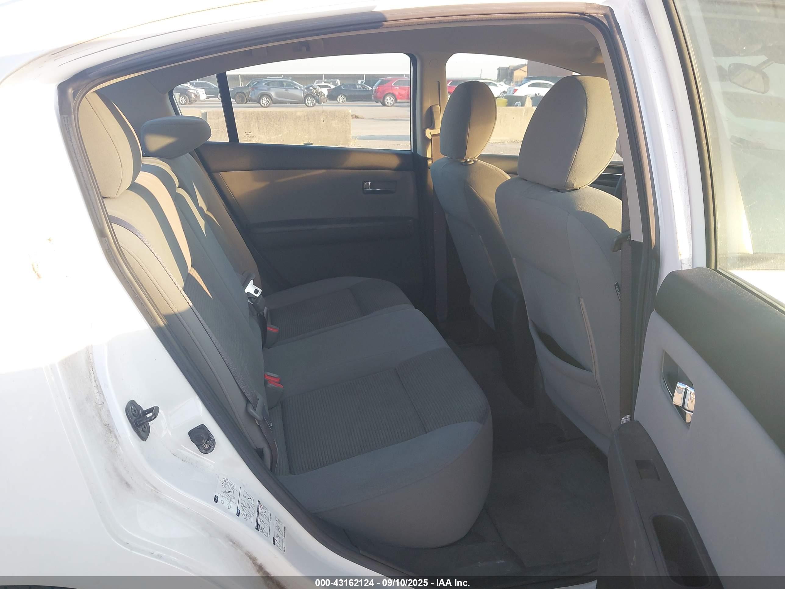 NISSAN SENTRA image 8