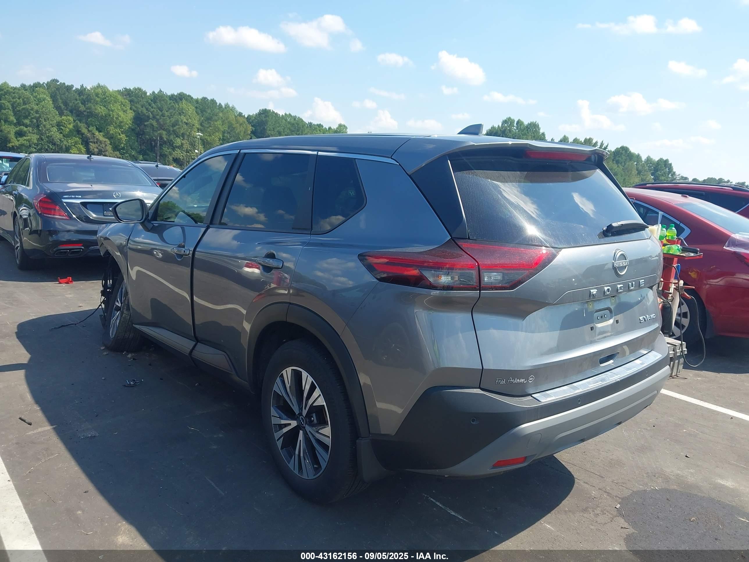 NISSAN ROGUE image 3
