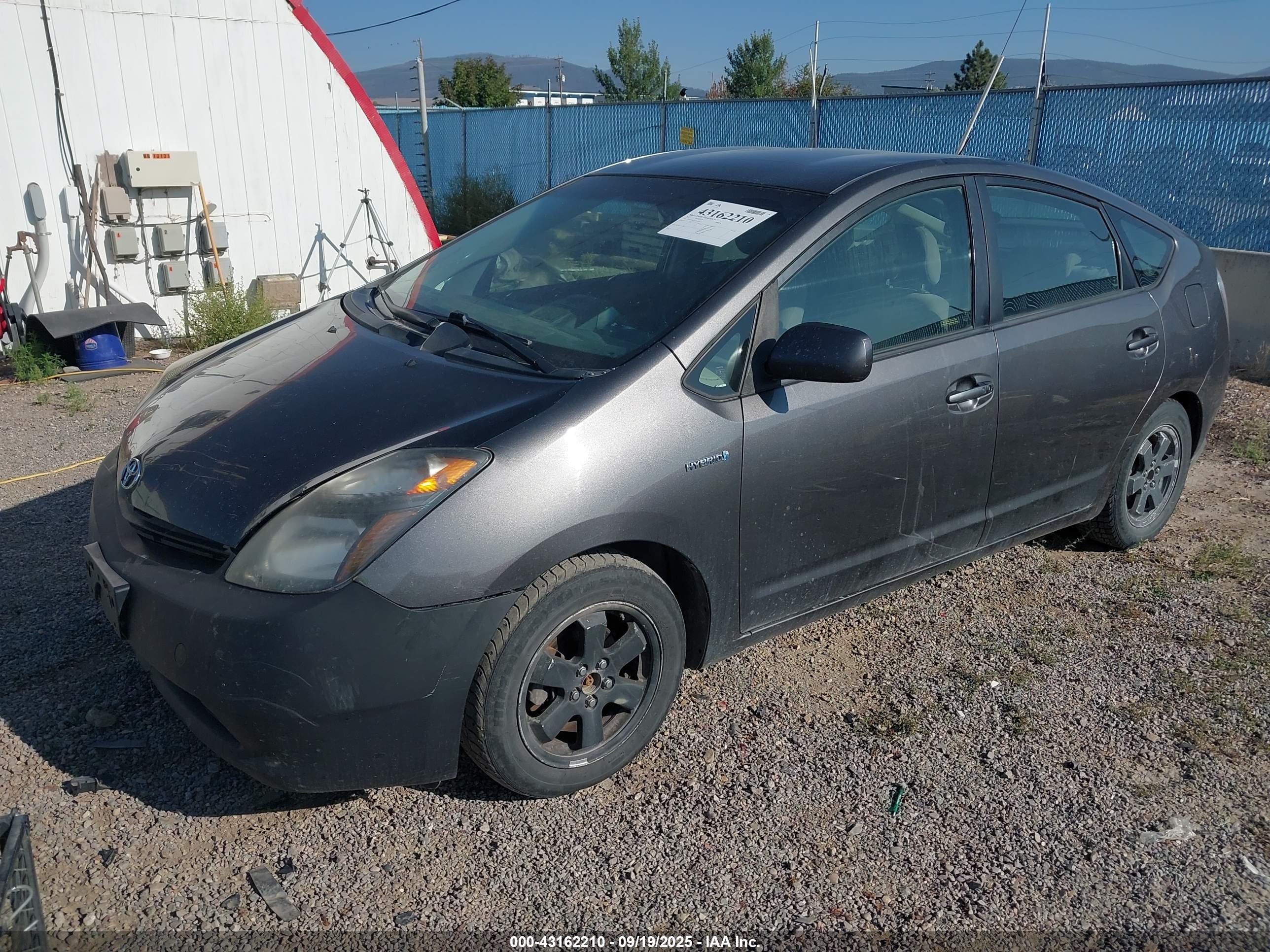 TOYOTA PRIUS image 2