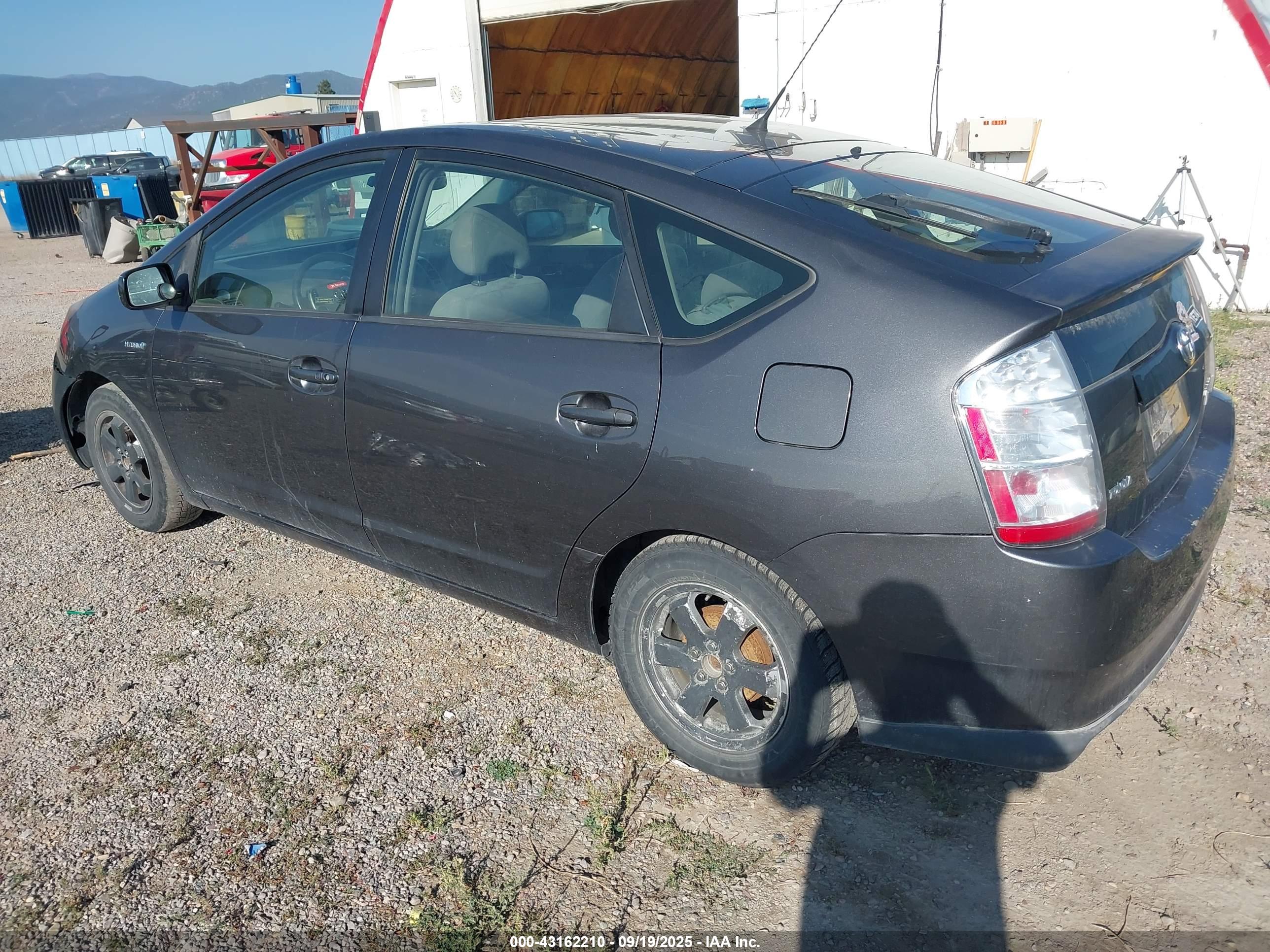 TOYOTA PRIUS image 3