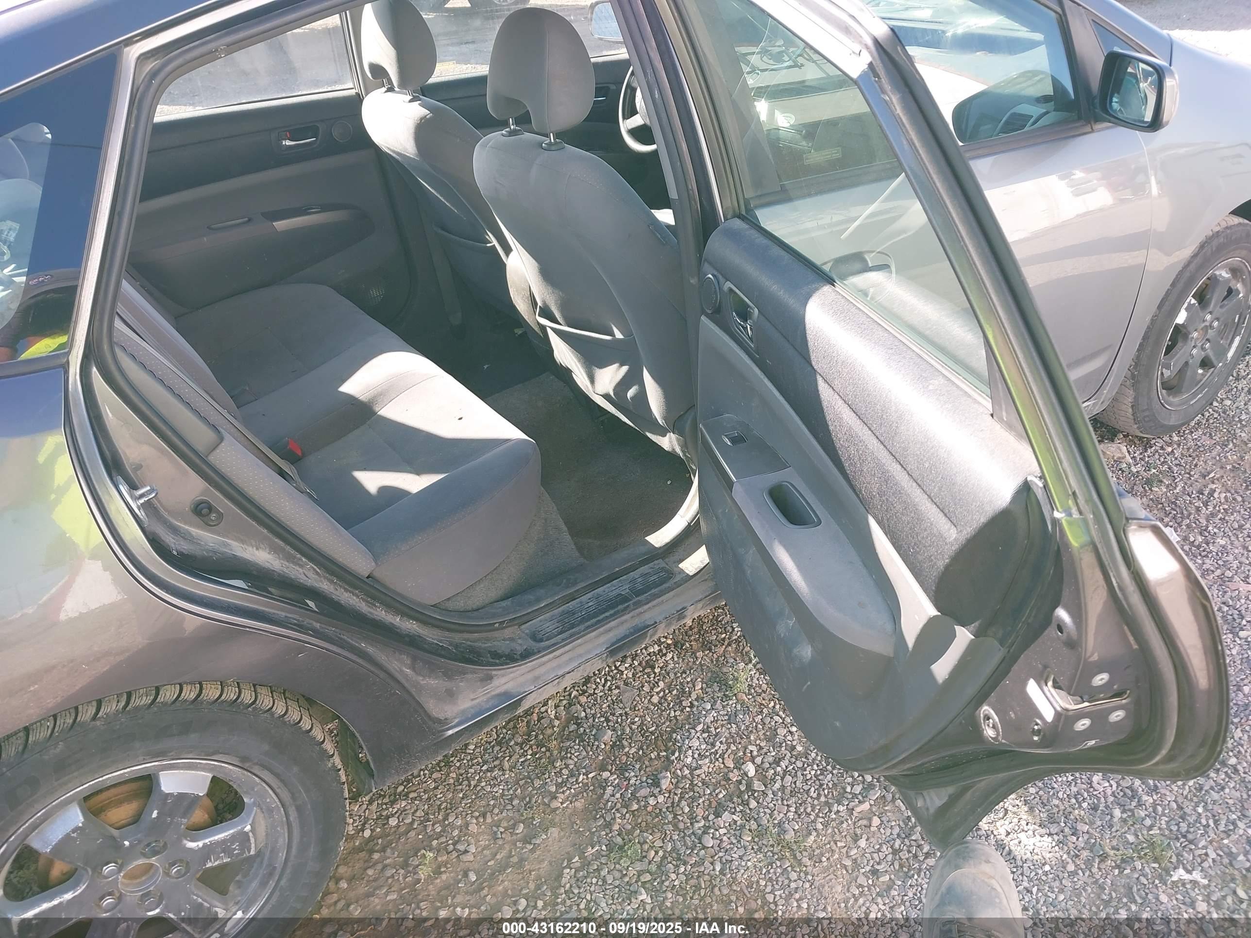TOYOTA PRIUS image 8