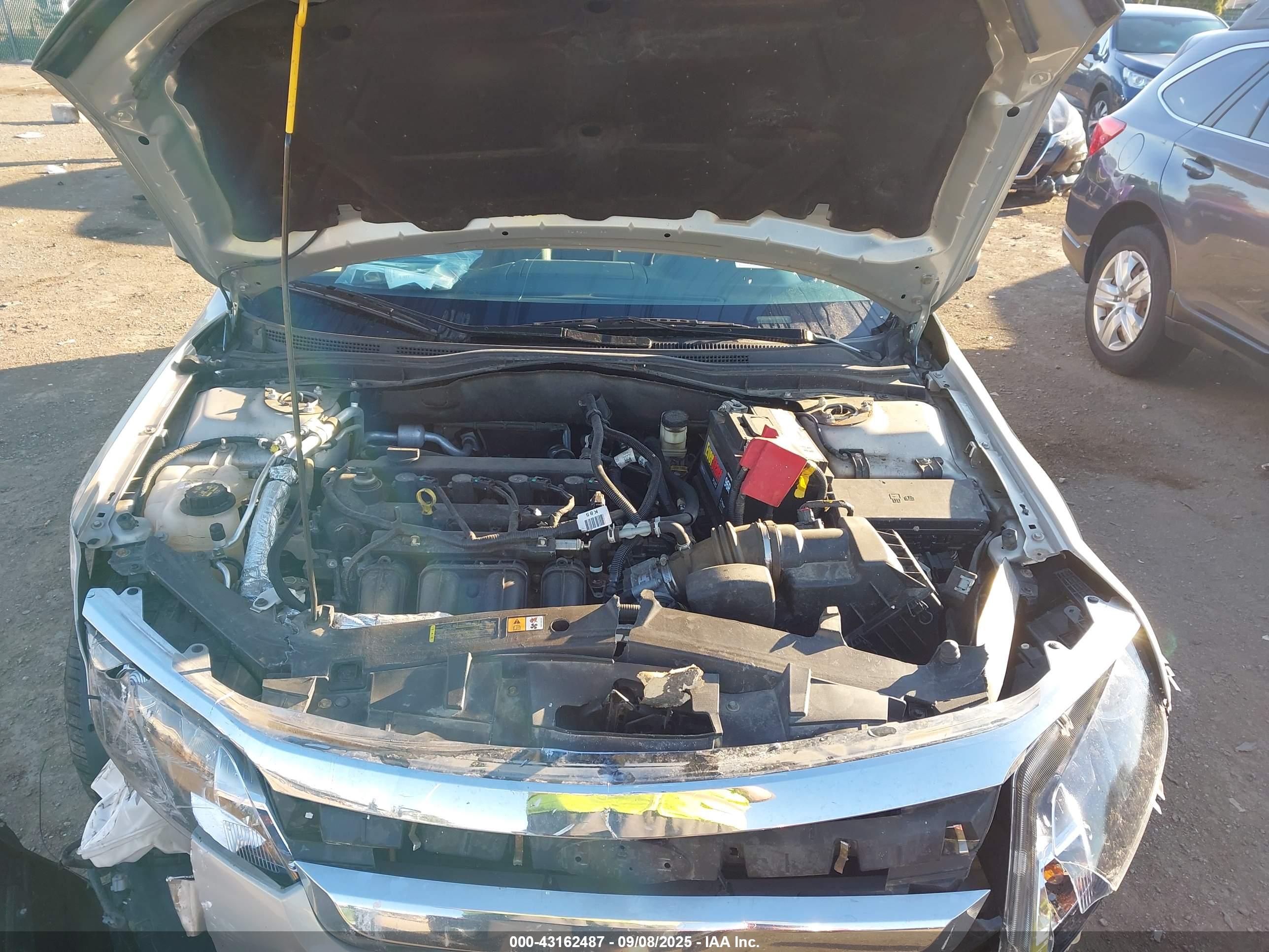 FORD FUSION image 10