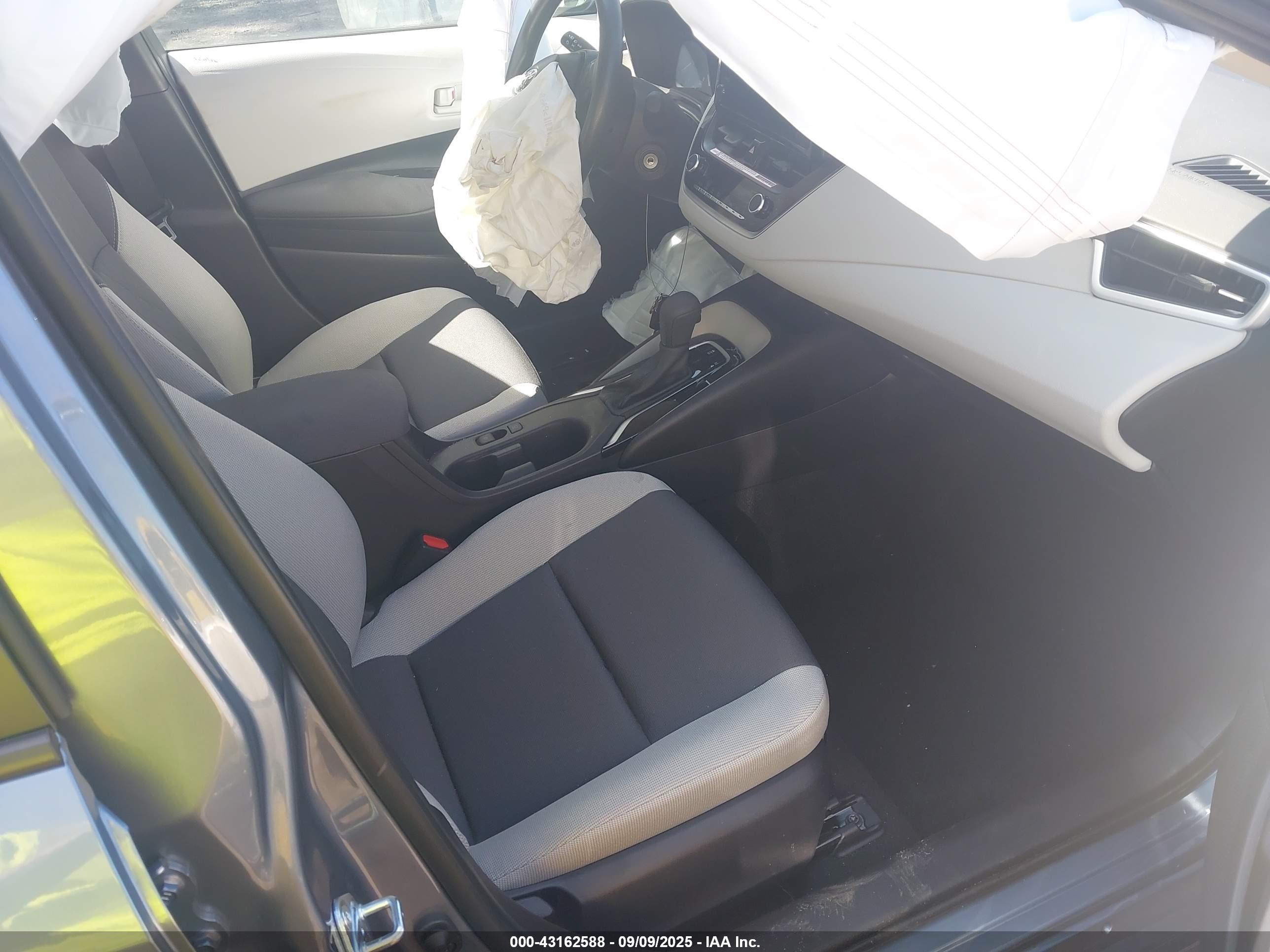 TOYOTA COROLLA image 5