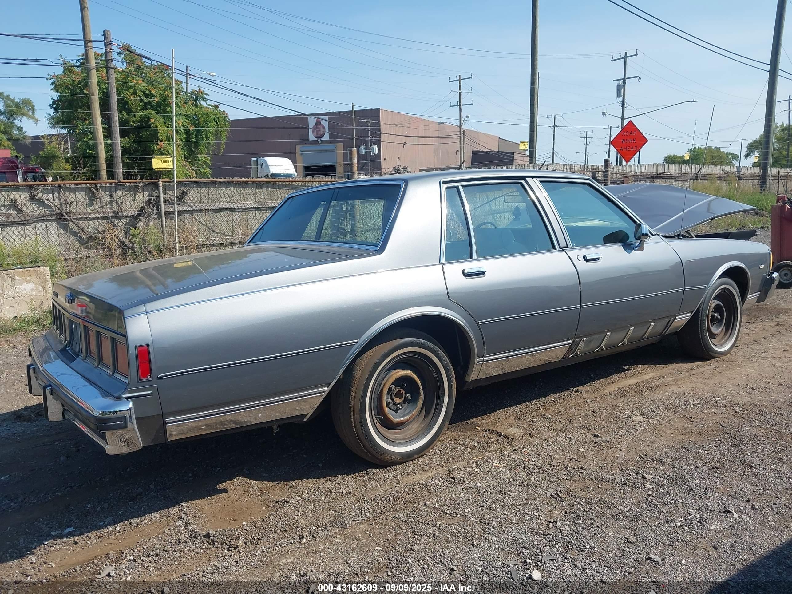 CHEVROLET CAPRICE image 4