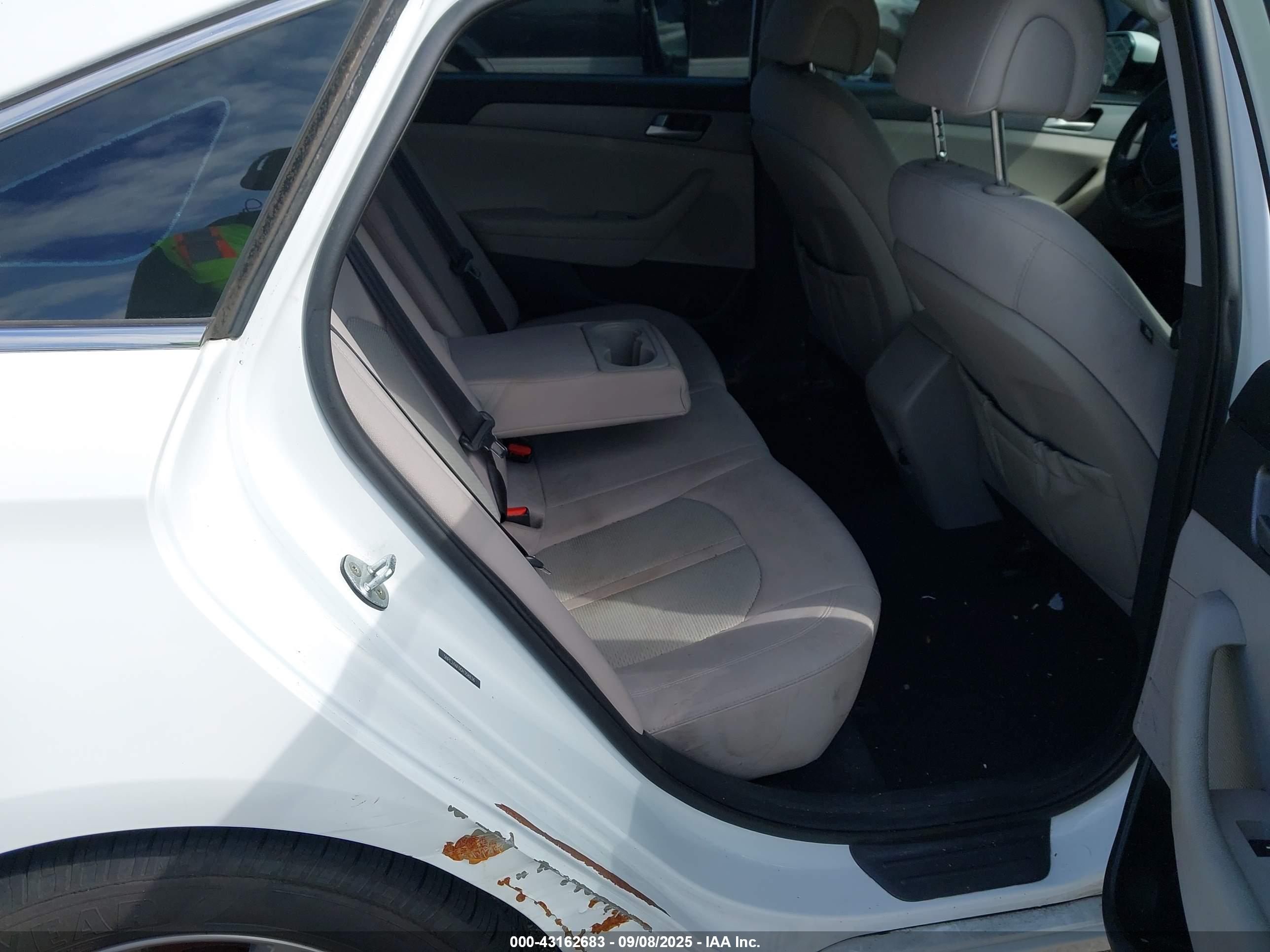 HYUNDAI SONATA image 8