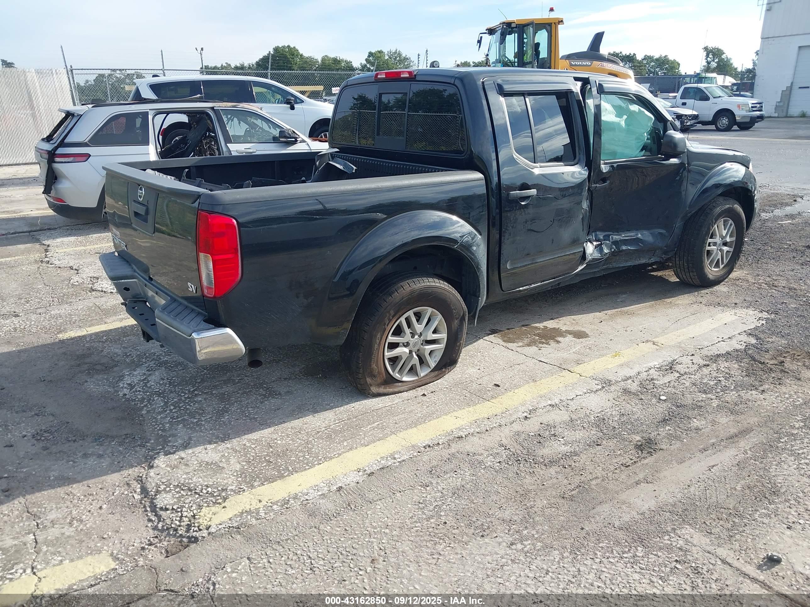 NISSAN FRONTIER image 4