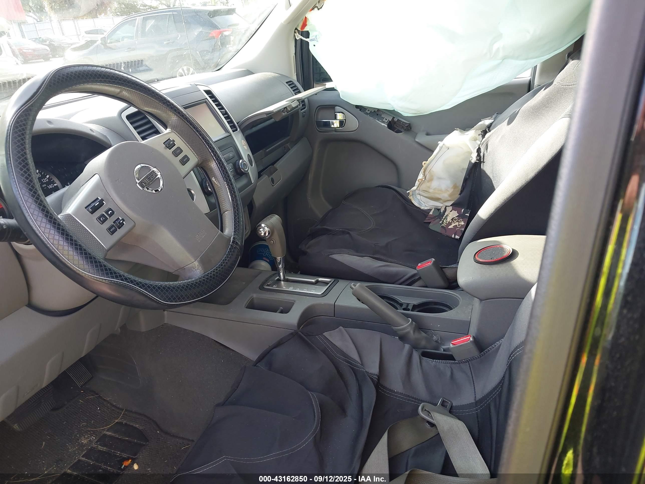 NISSAN FRONTIER image 5