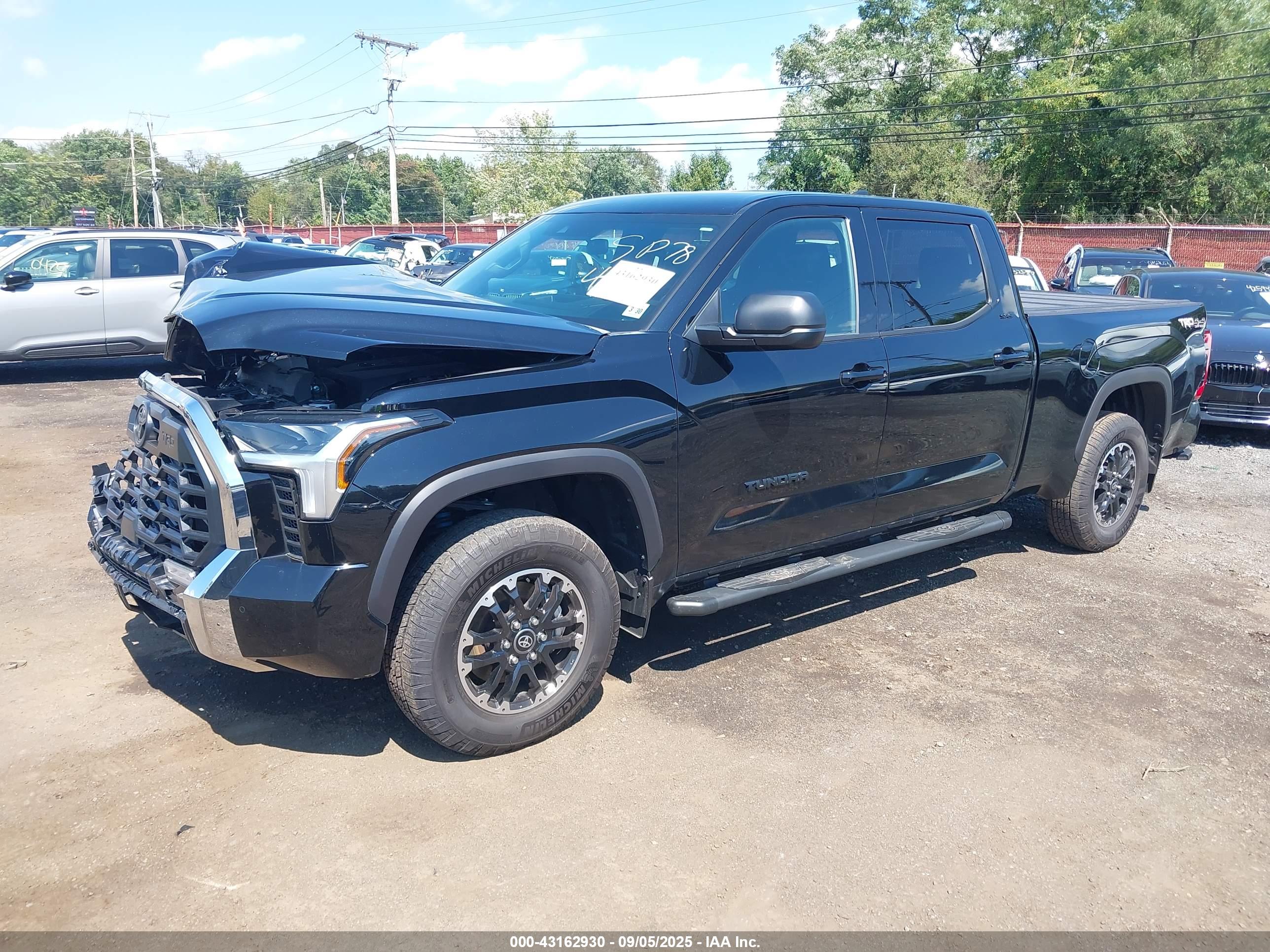 TOYOTA TUNDRA image 2