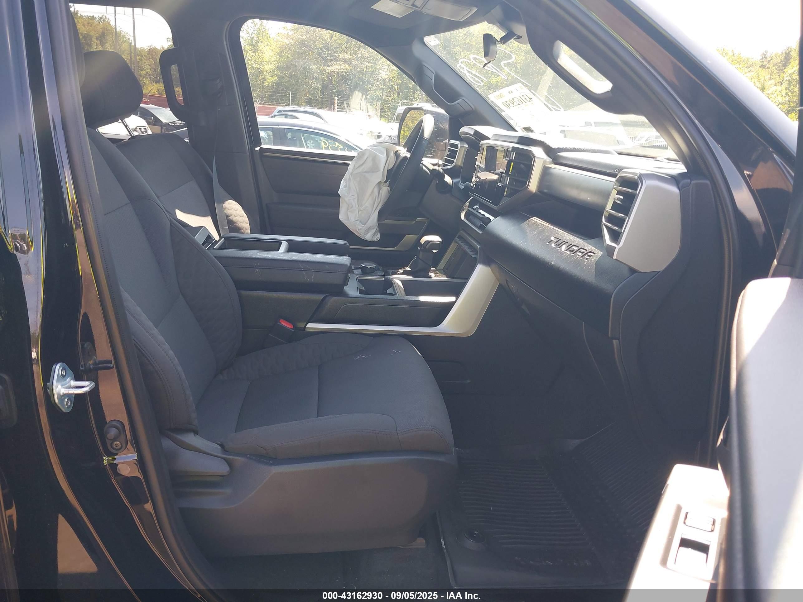 TOYOTA TUNDRA image 5