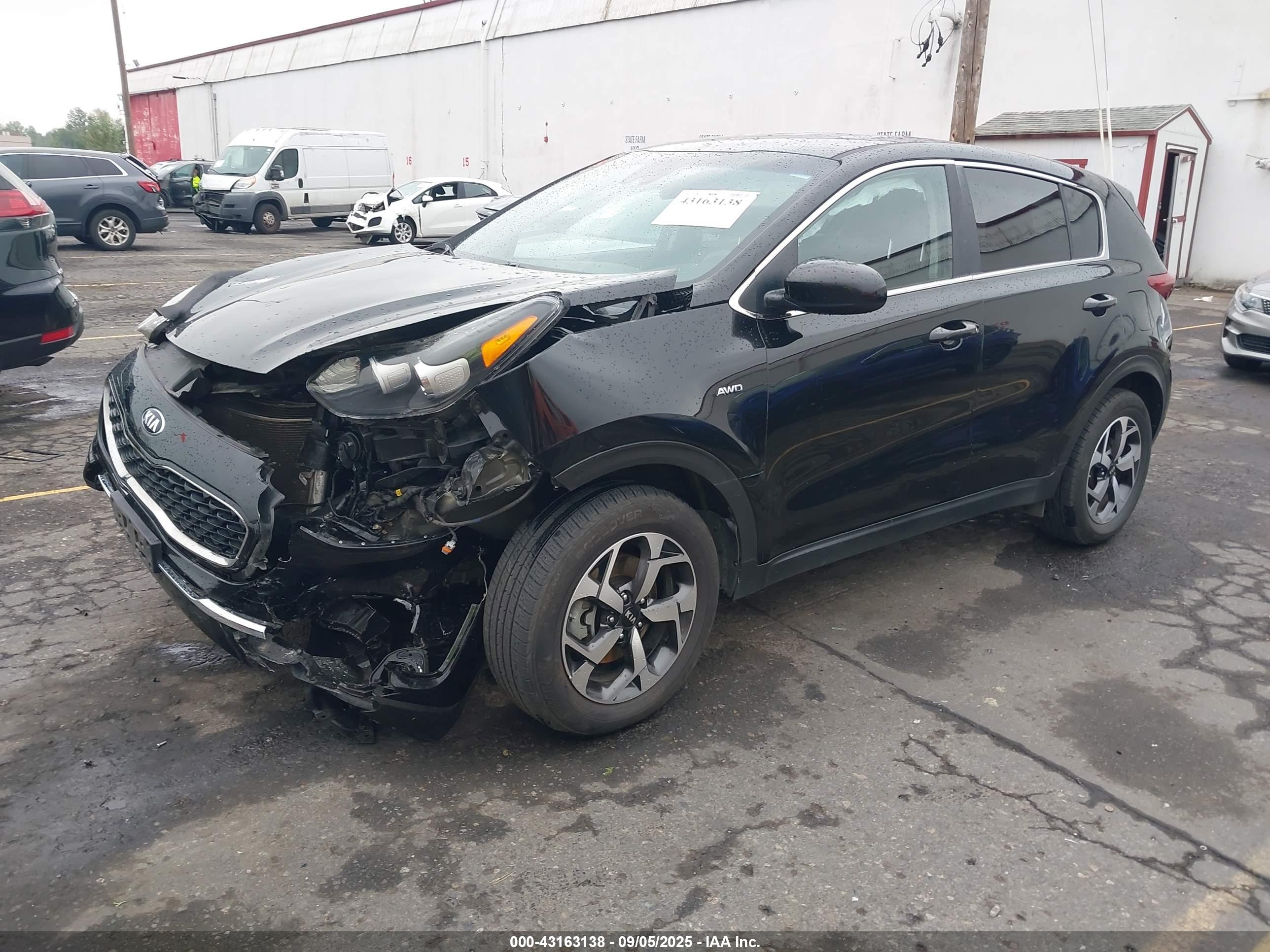 KIA SPORTAGE image 2