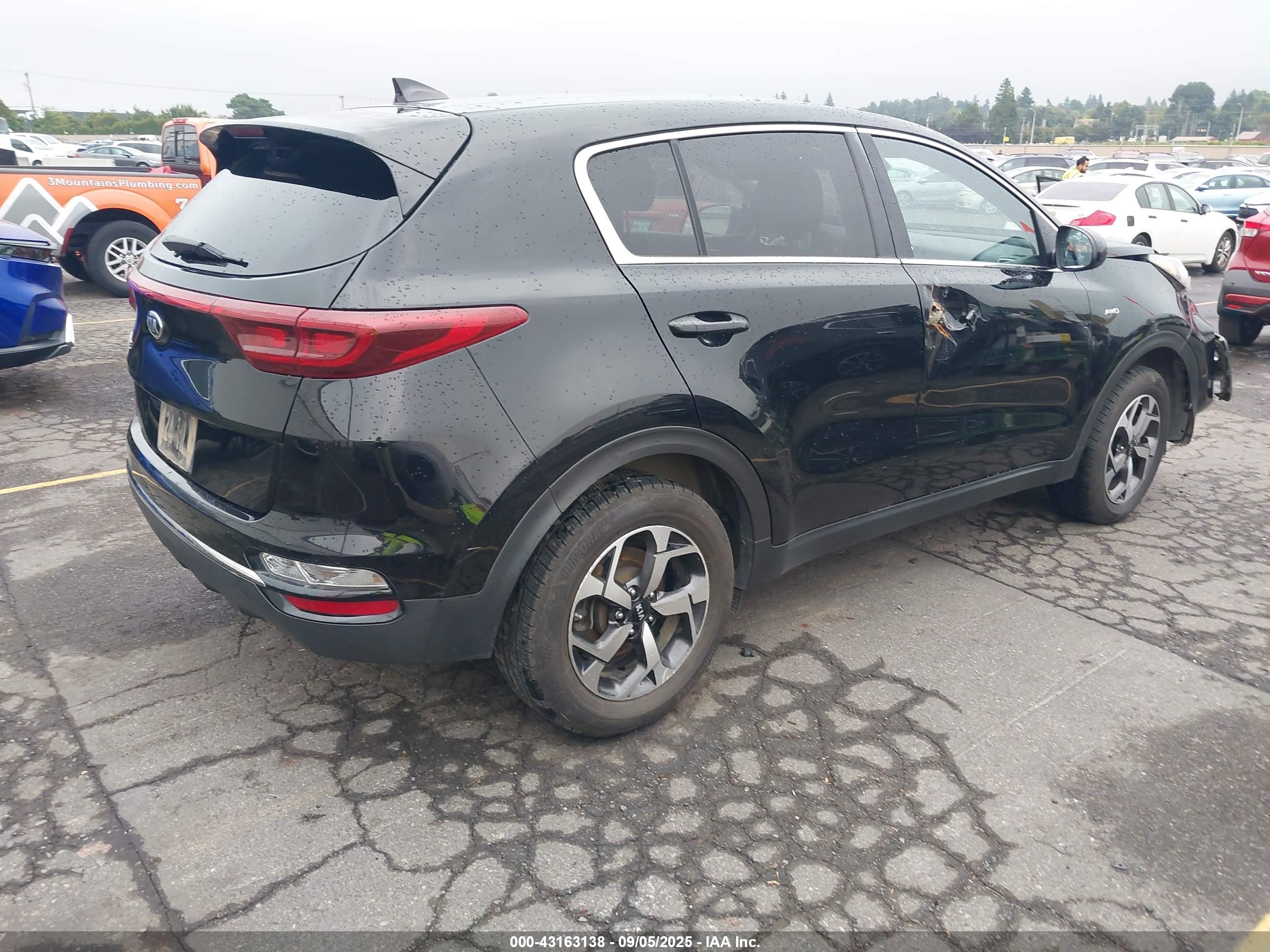 KIA SPORTAGE image 4