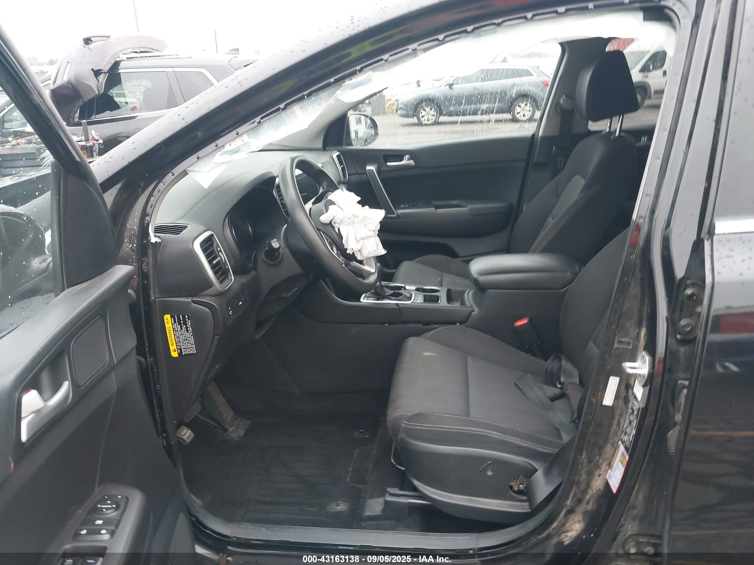 KIA SPORTAGE image 5