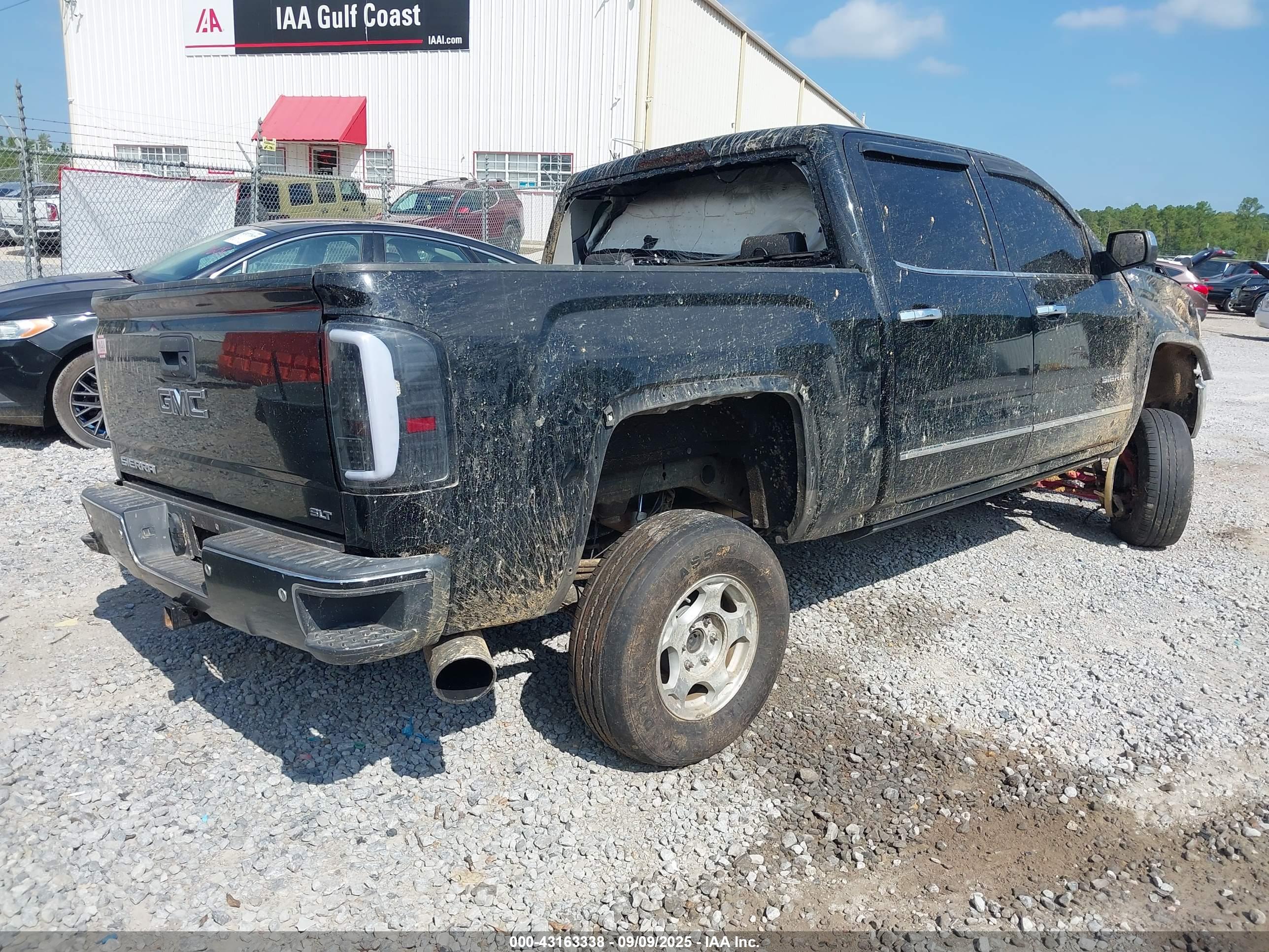 GMC SIERRA image 4