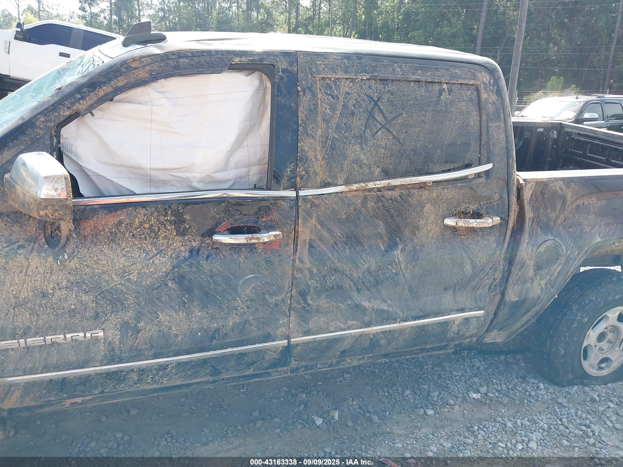 GMC SIERRA image 6