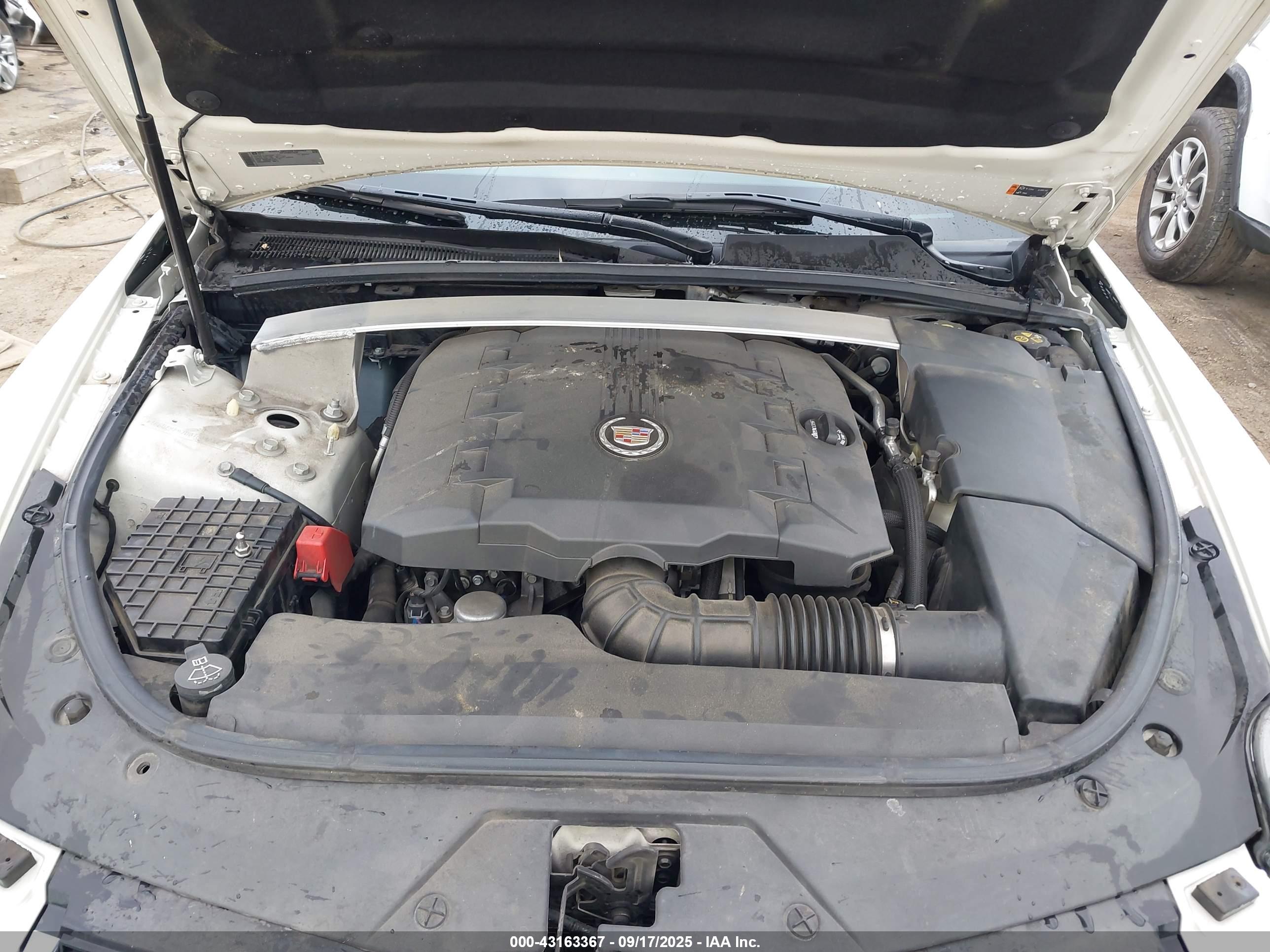 CADILLAC CTS image 10