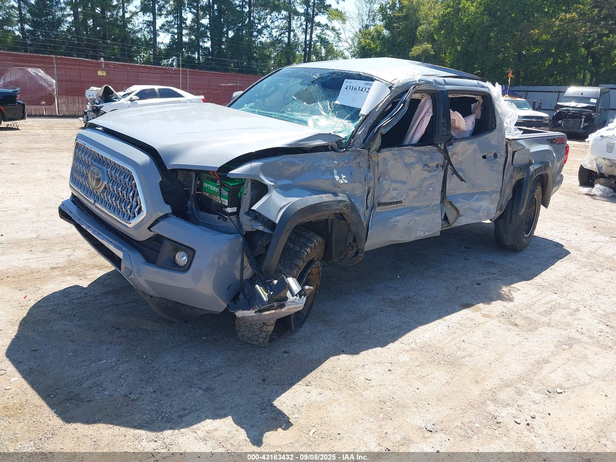 TOYOTA TACOMA image 2