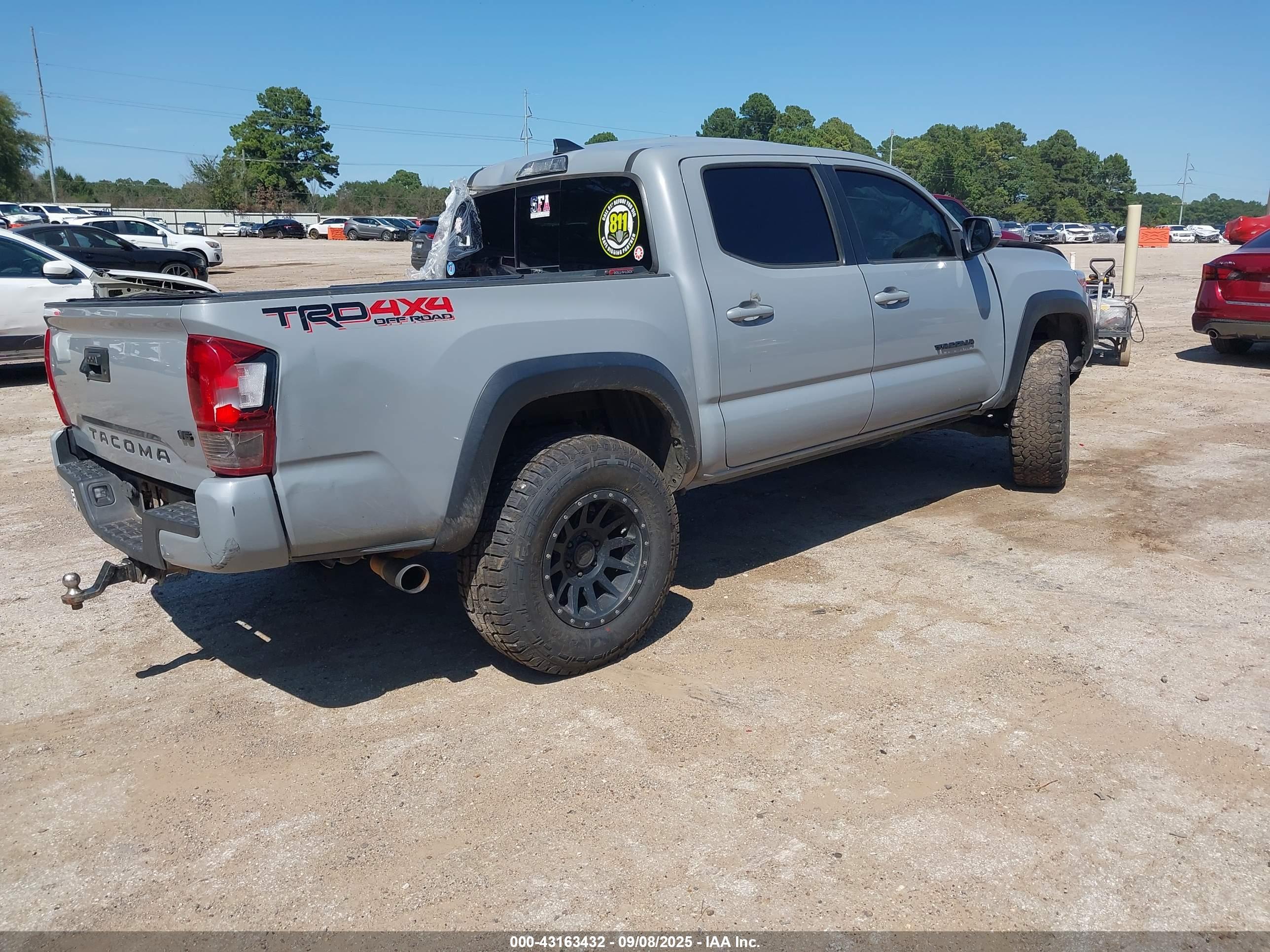 TOYOTA TACOMA image 4