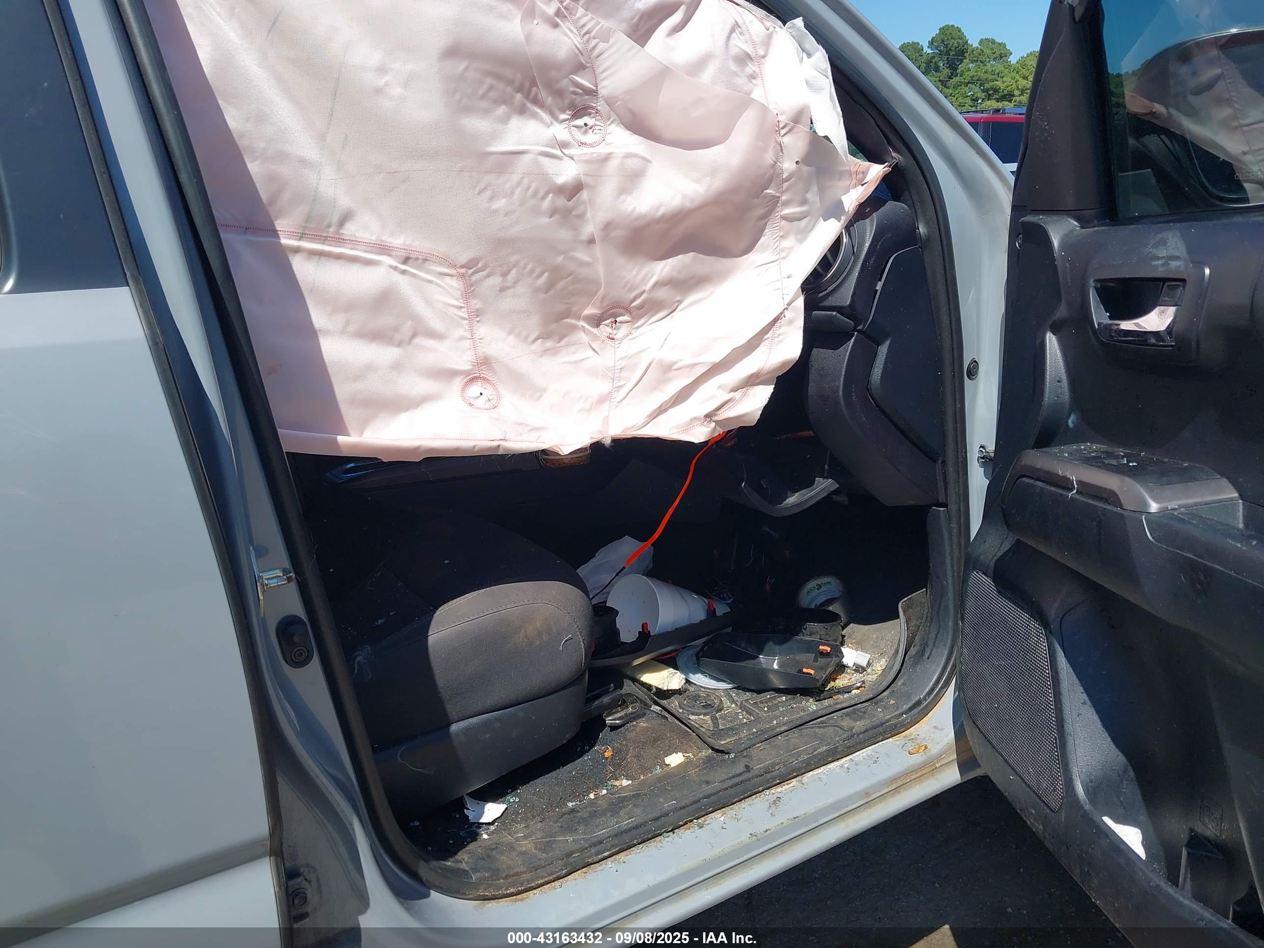 TOYOTA TACOMA image 5