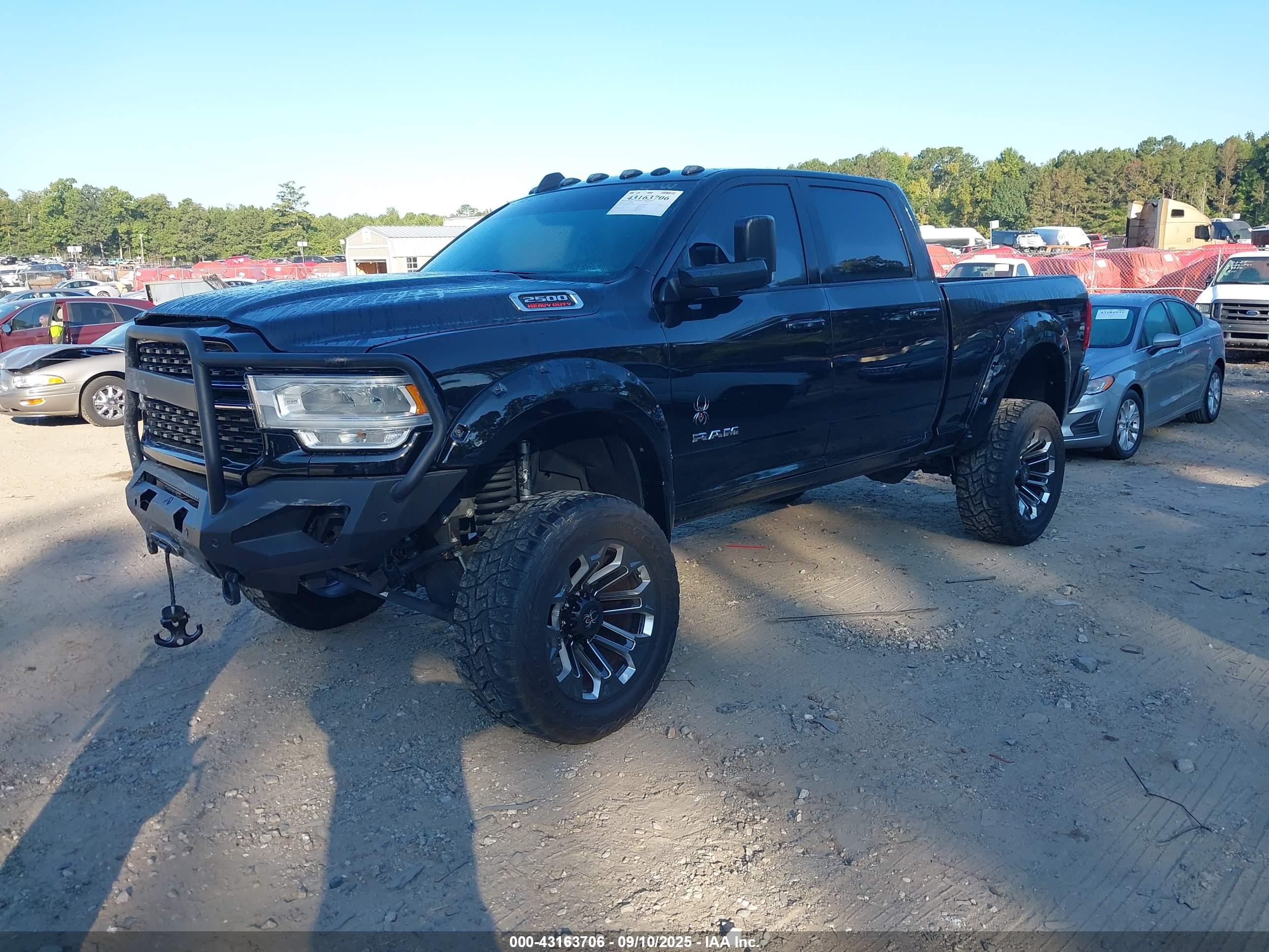RAM 2500 image 2
