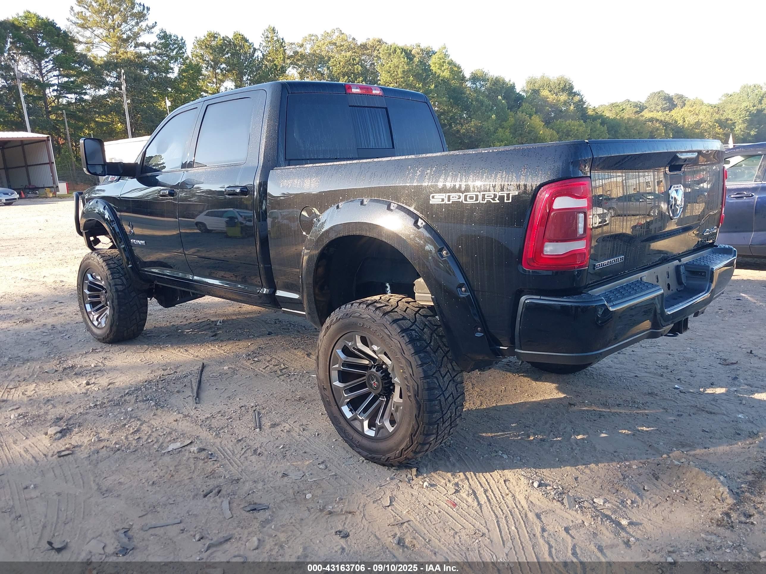 RAM 2500 image 3