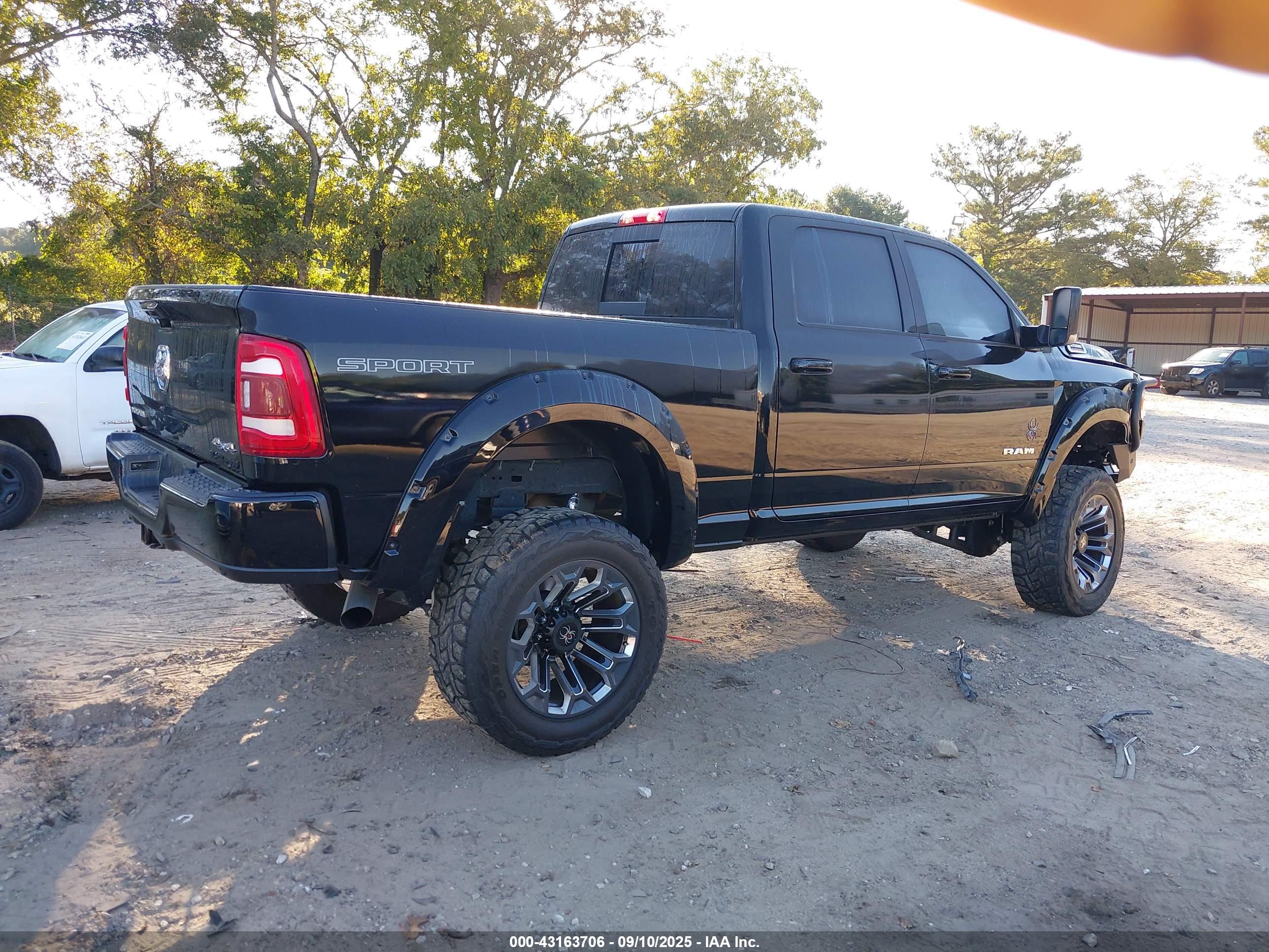 RAM 2500 image 4