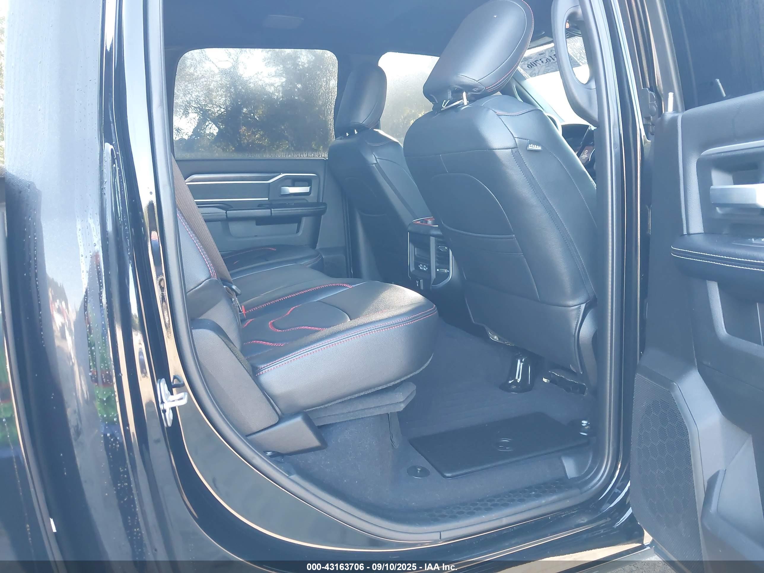 RAM 2500 image 8
