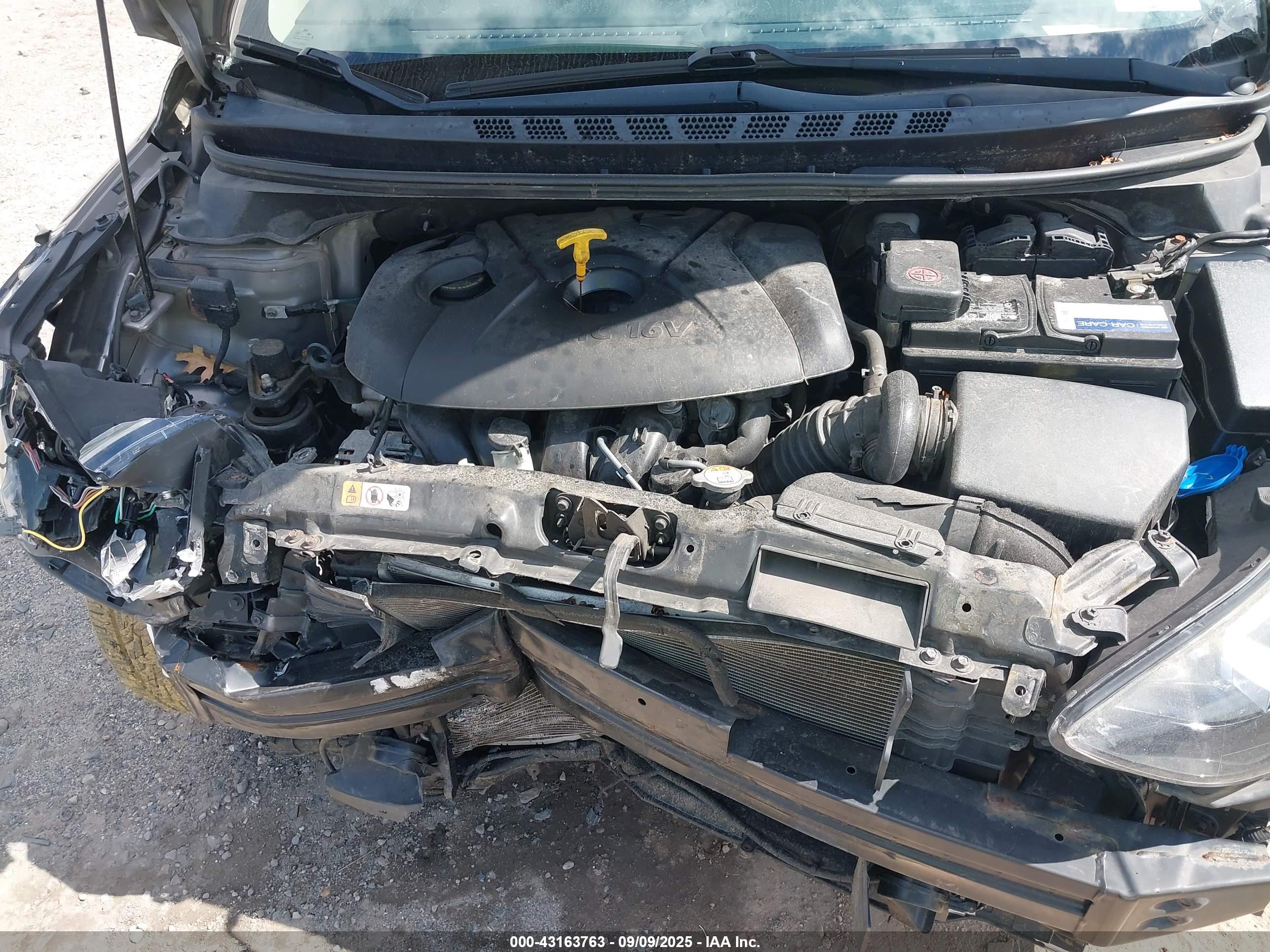 HYUNDAI ELANTRA image 10