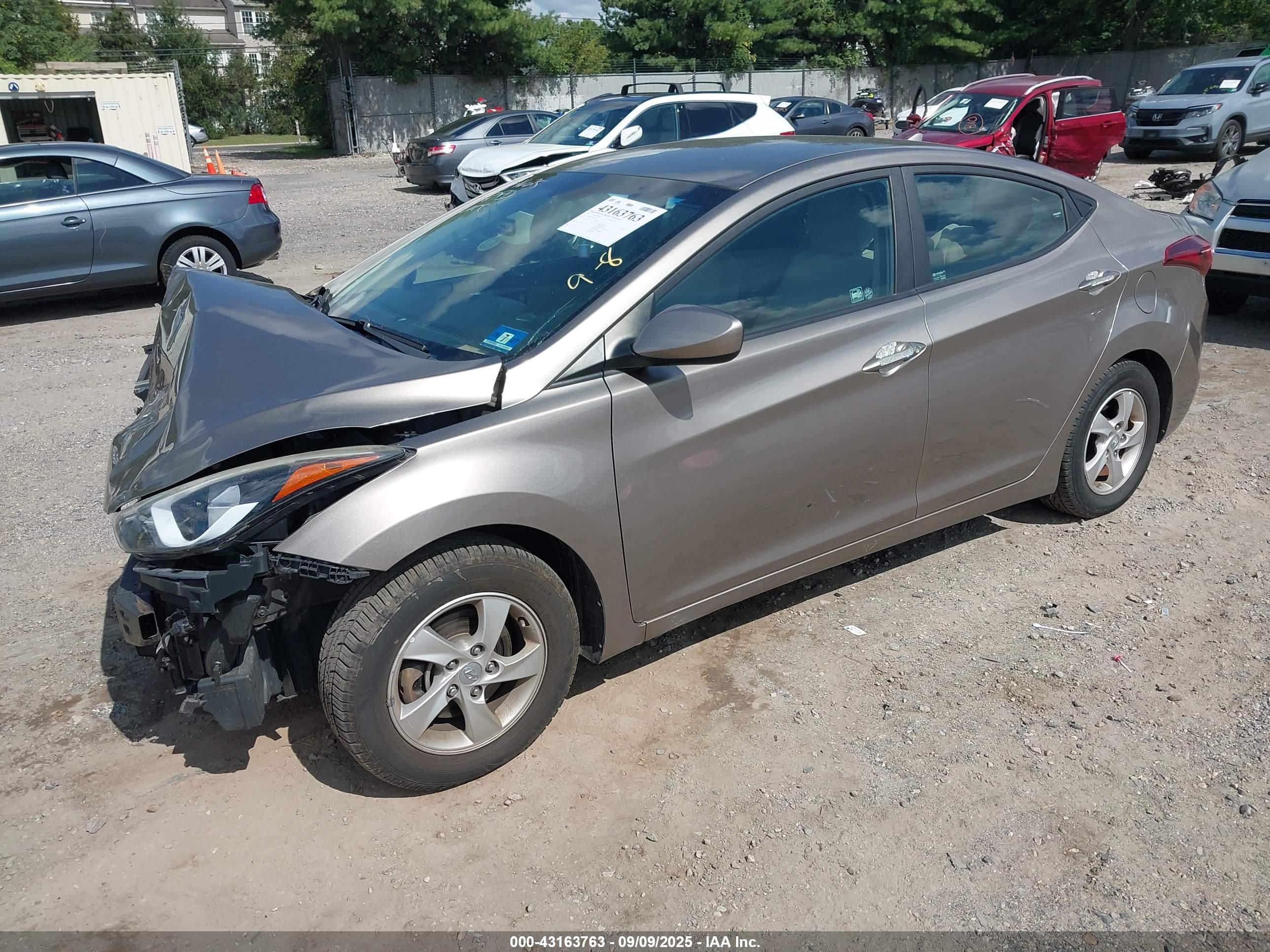 HYUNDAI ELANTRA image 2