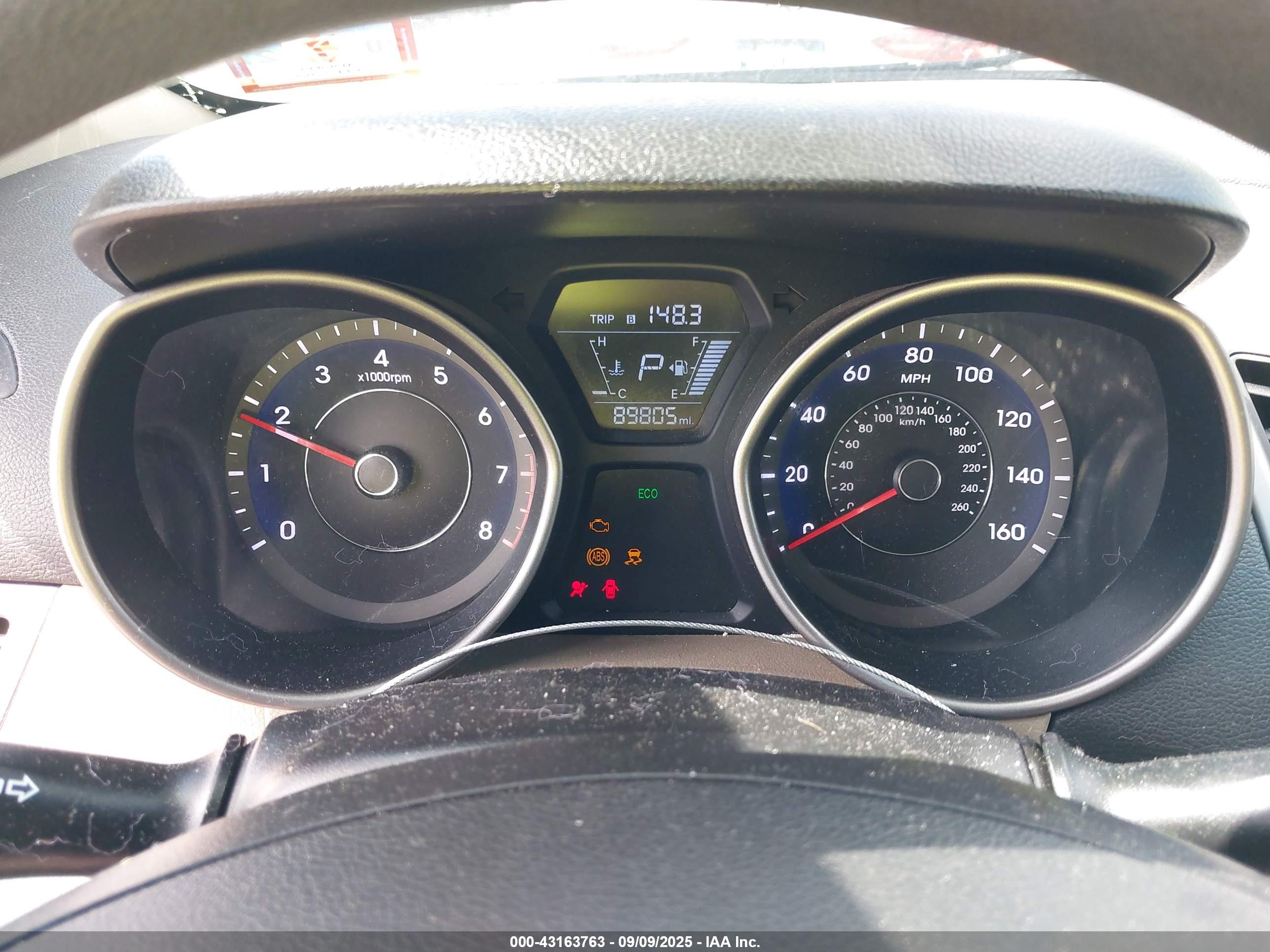 HYUNDAI ELANTRA image 7