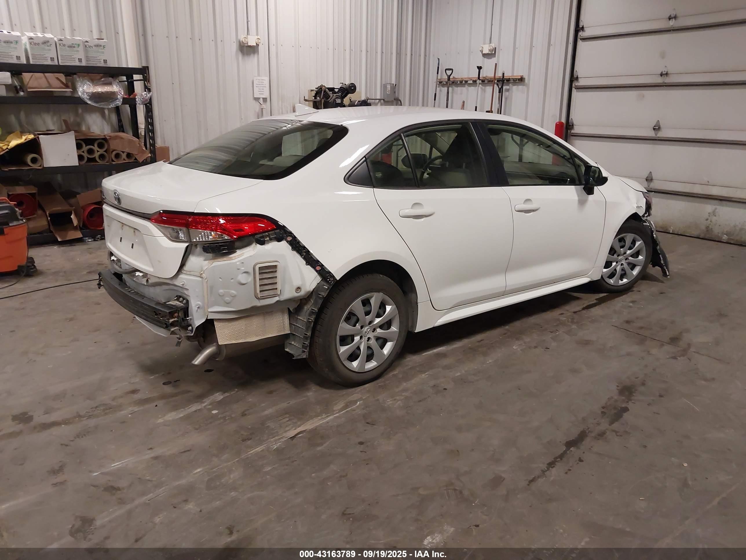 TOYOTA COROLLA image 4