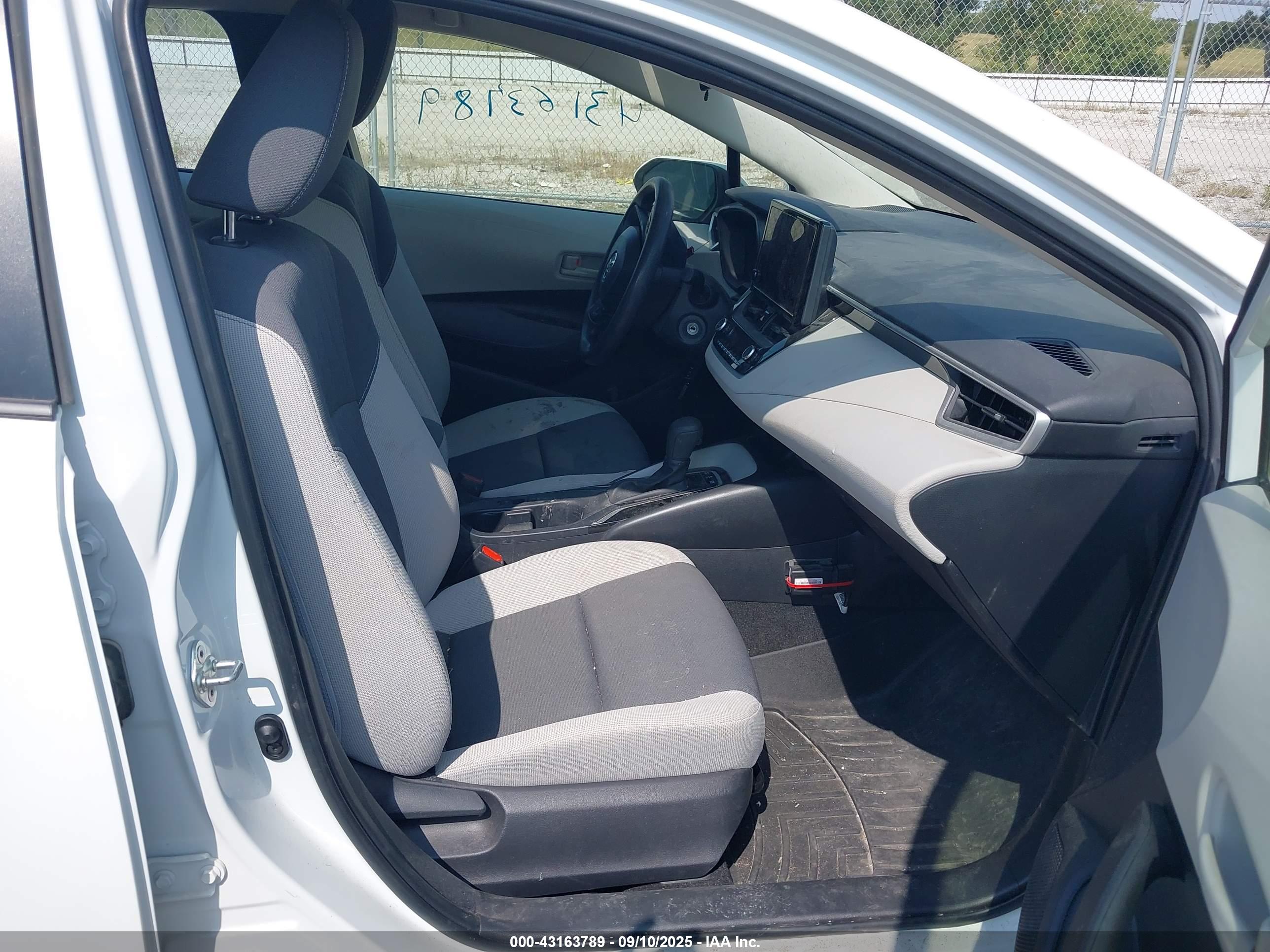 TOYOTA COROLLA image 5
