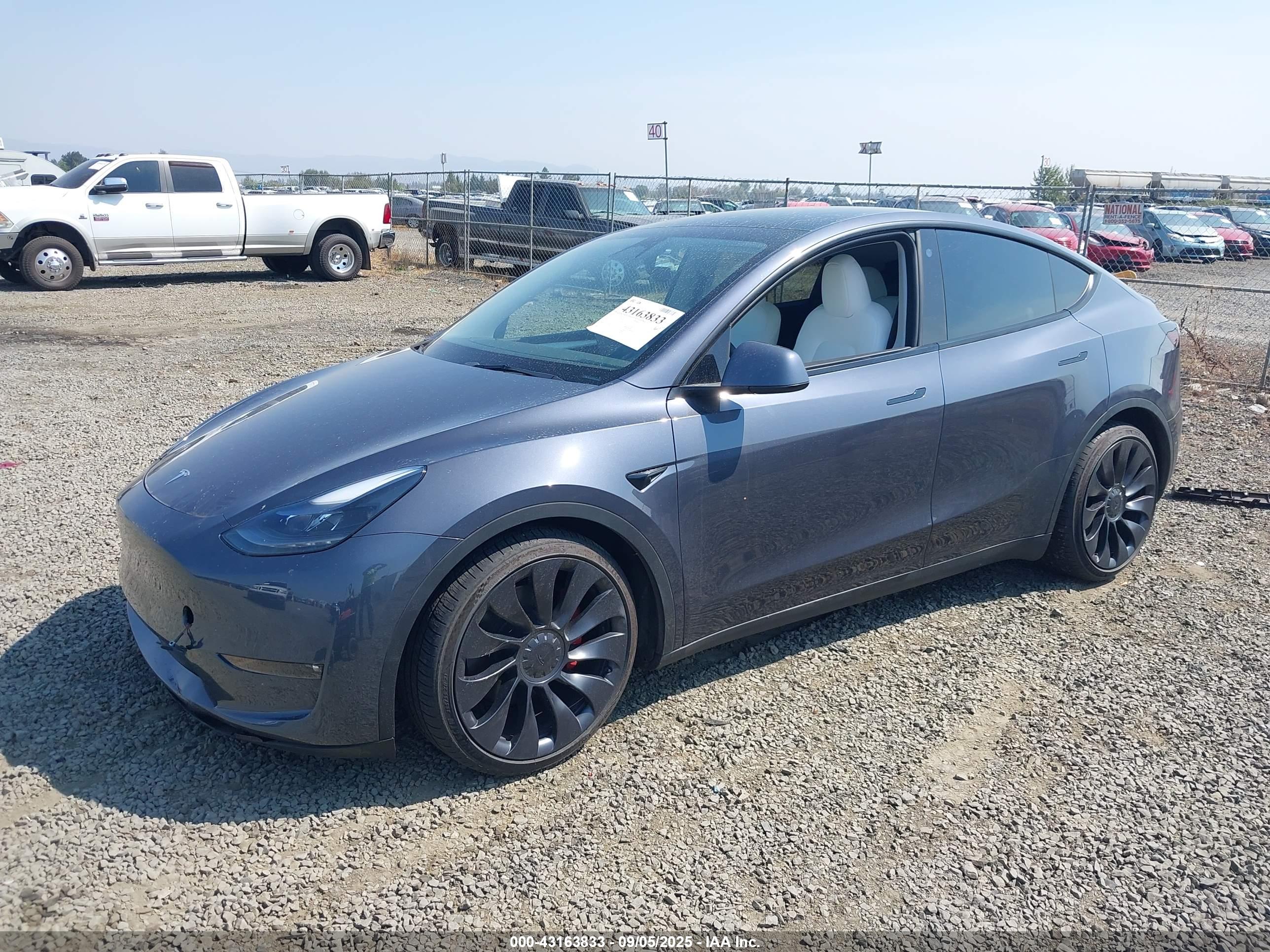 TESLA MODEL image 2