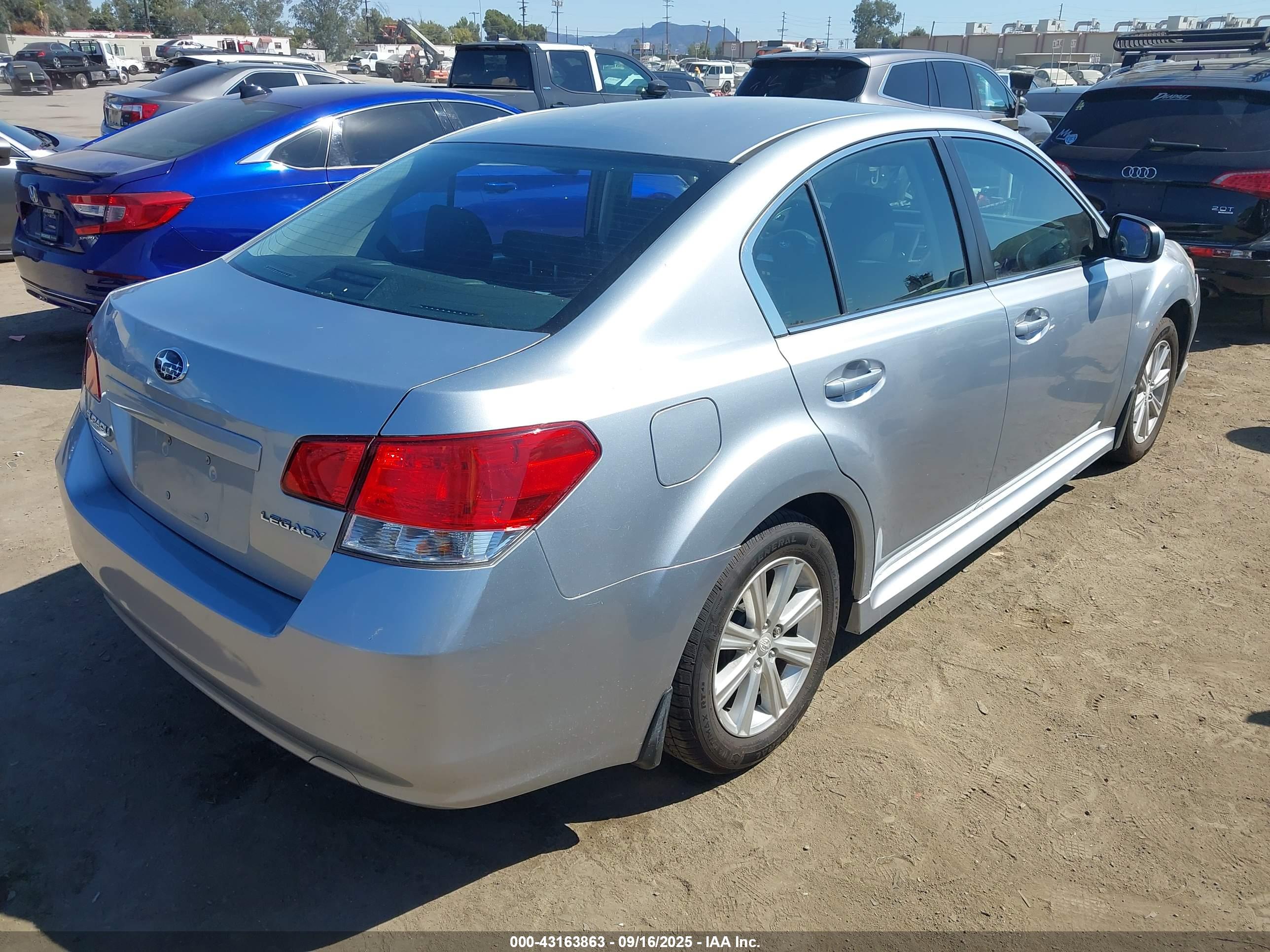 SUBARU LEGACY image 4