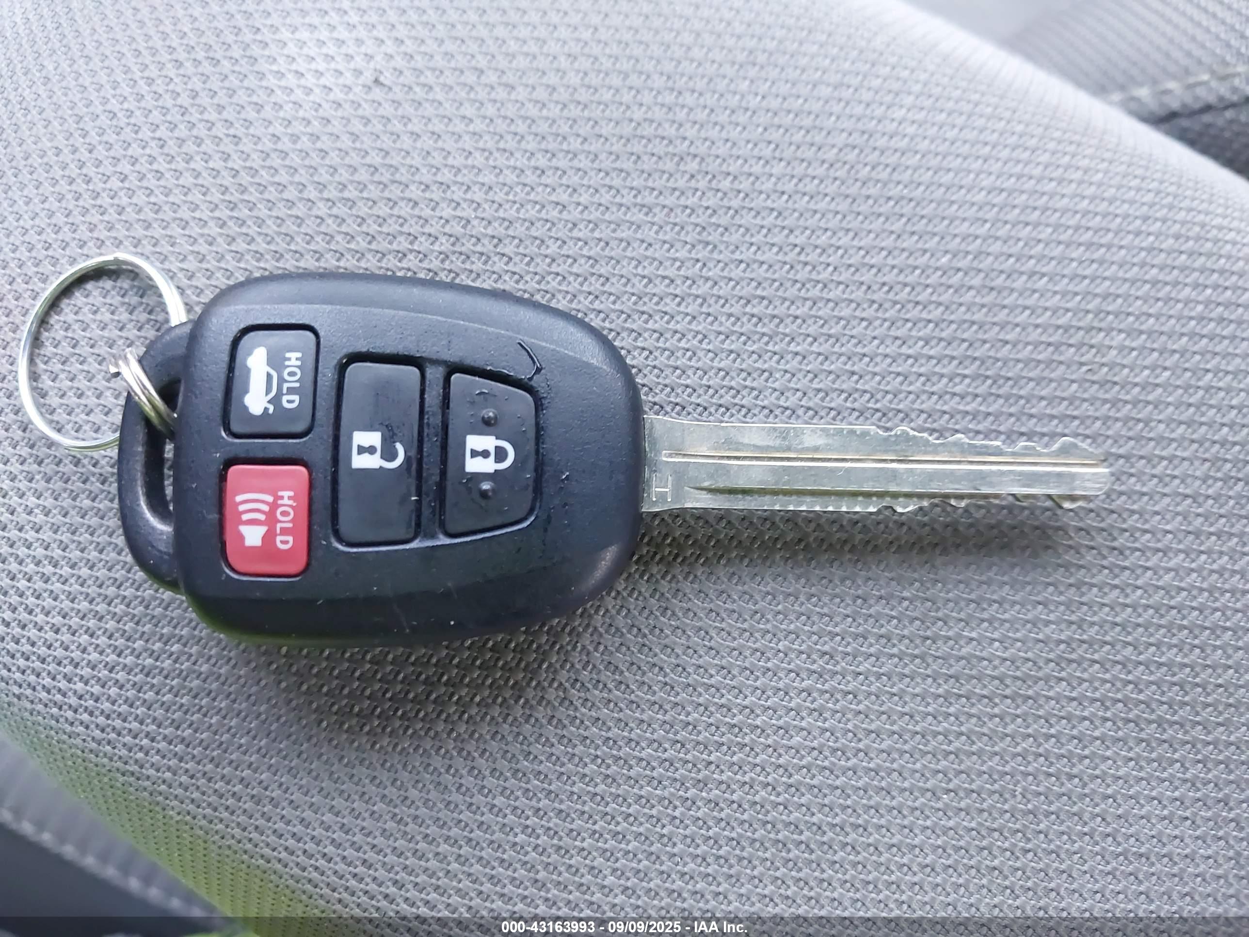 TOYOTA COROLLA image 11