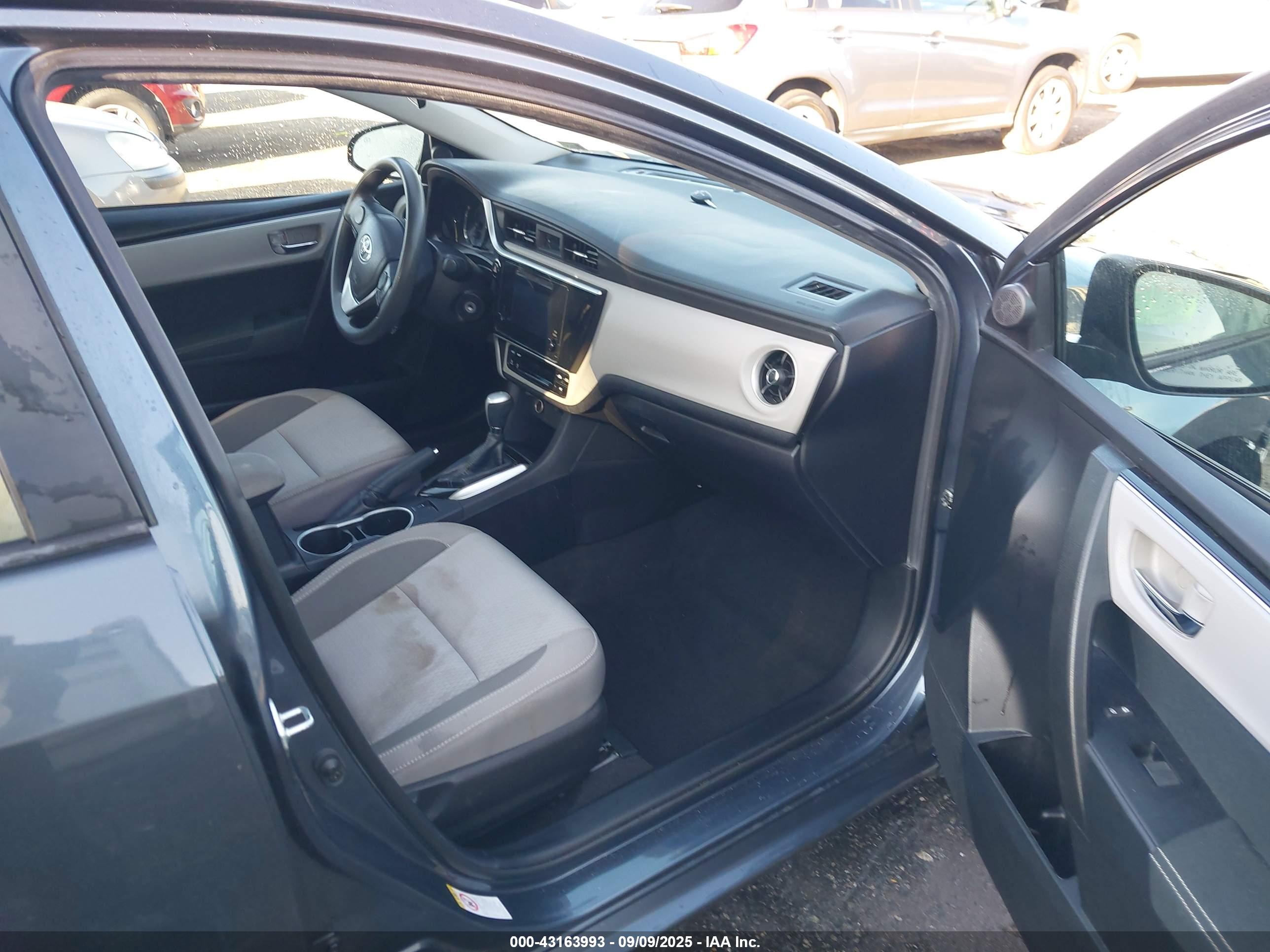 TOYOTA COROLLA image 5