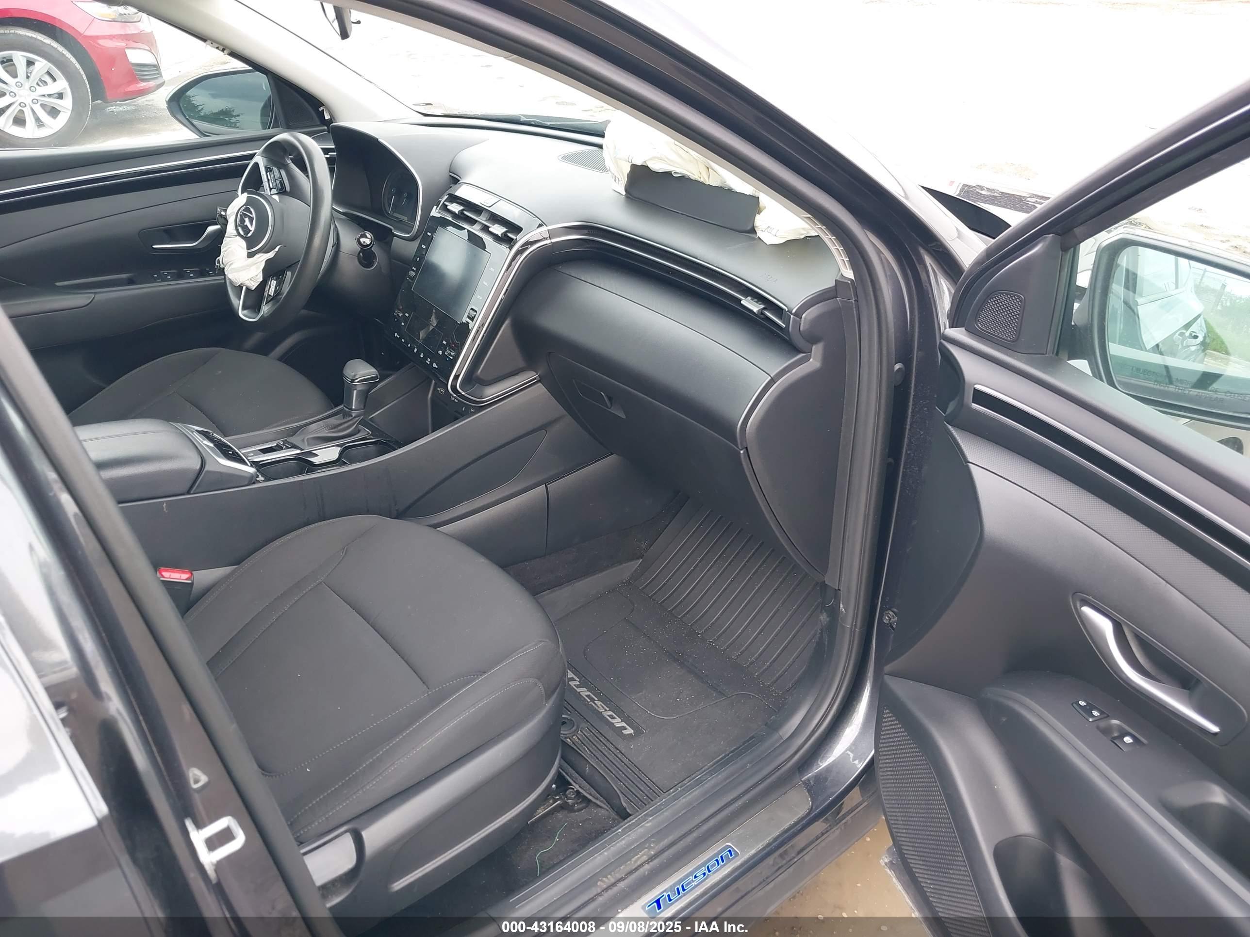 HYUNDAI TUCSON image 5