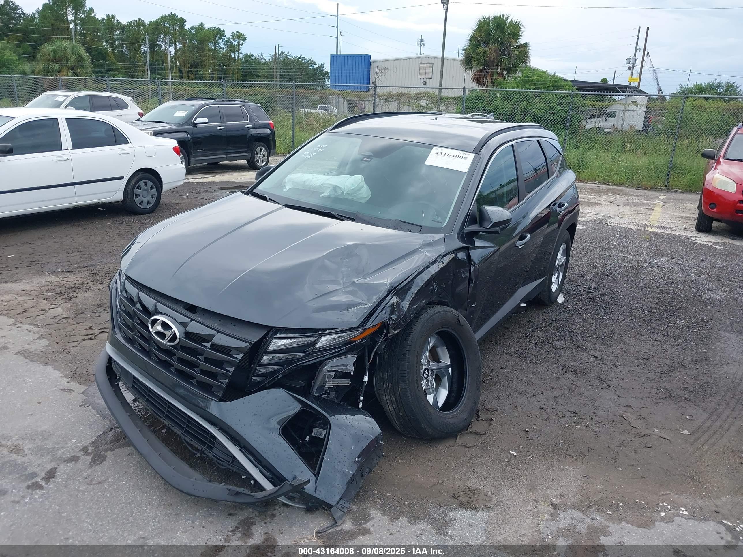 HYUNDAI TUCSON image 6