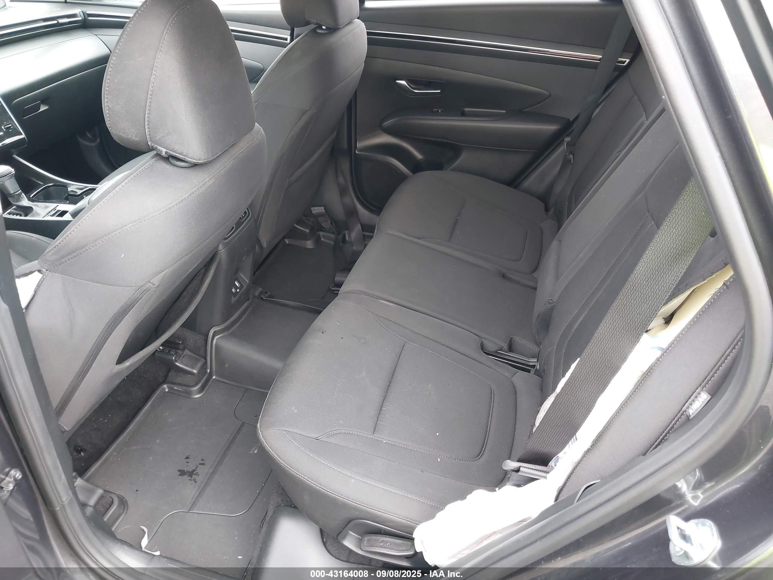 HYUNDAI TUCSON image 8