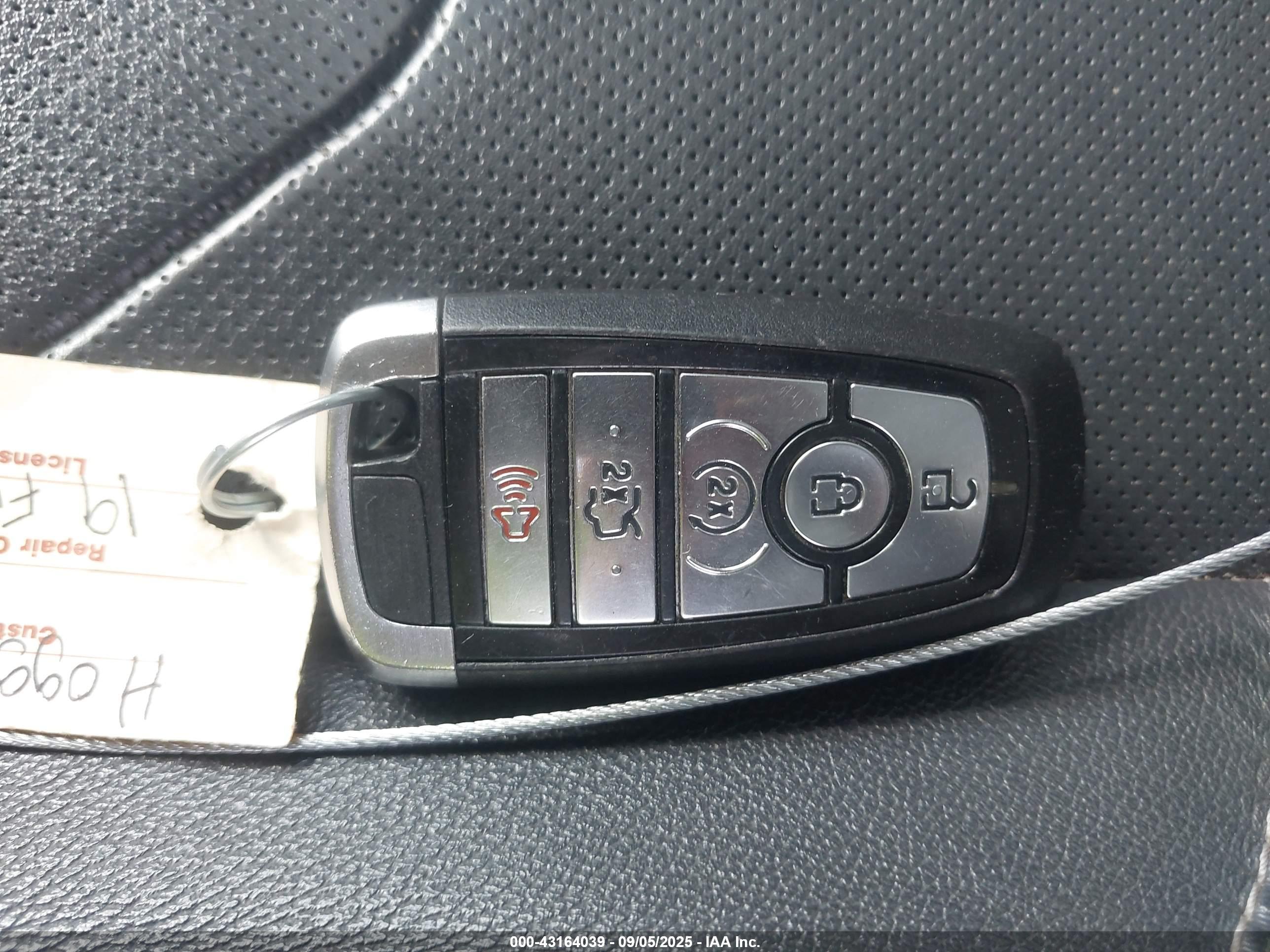 FORD FUSION image 11